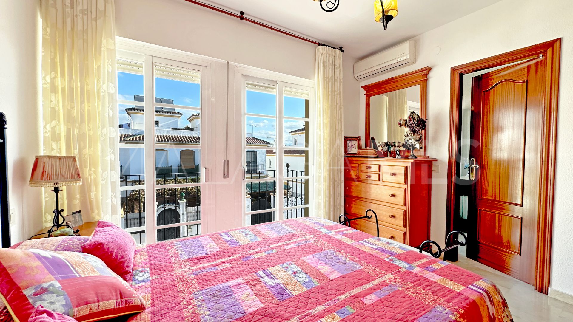 3 bedrooms town house in Estepona Centre for sale
