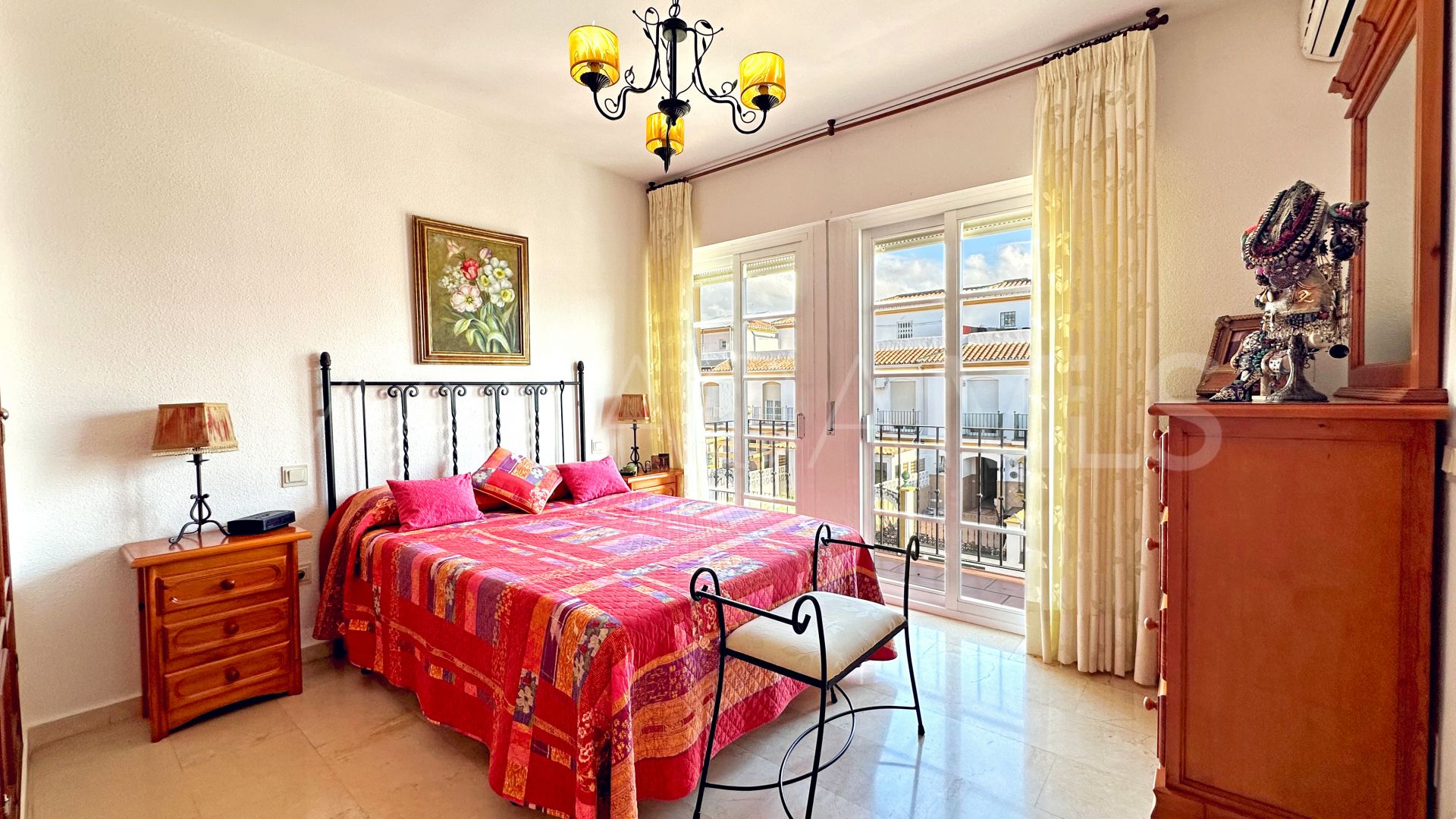 3 bedrooms town house in Estepona Centre for sale