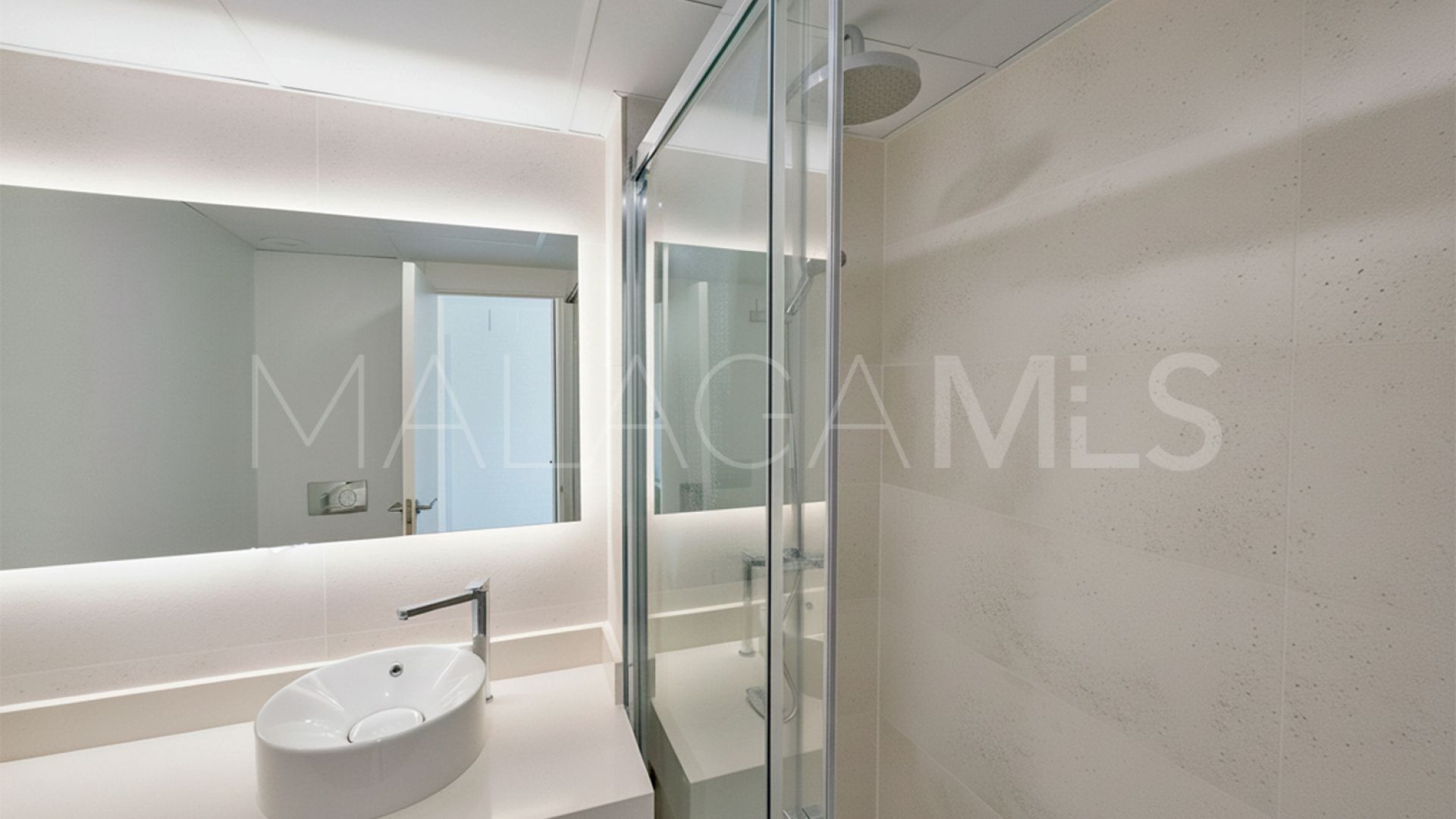 Camarate Golf, apartamento planta baja for sale