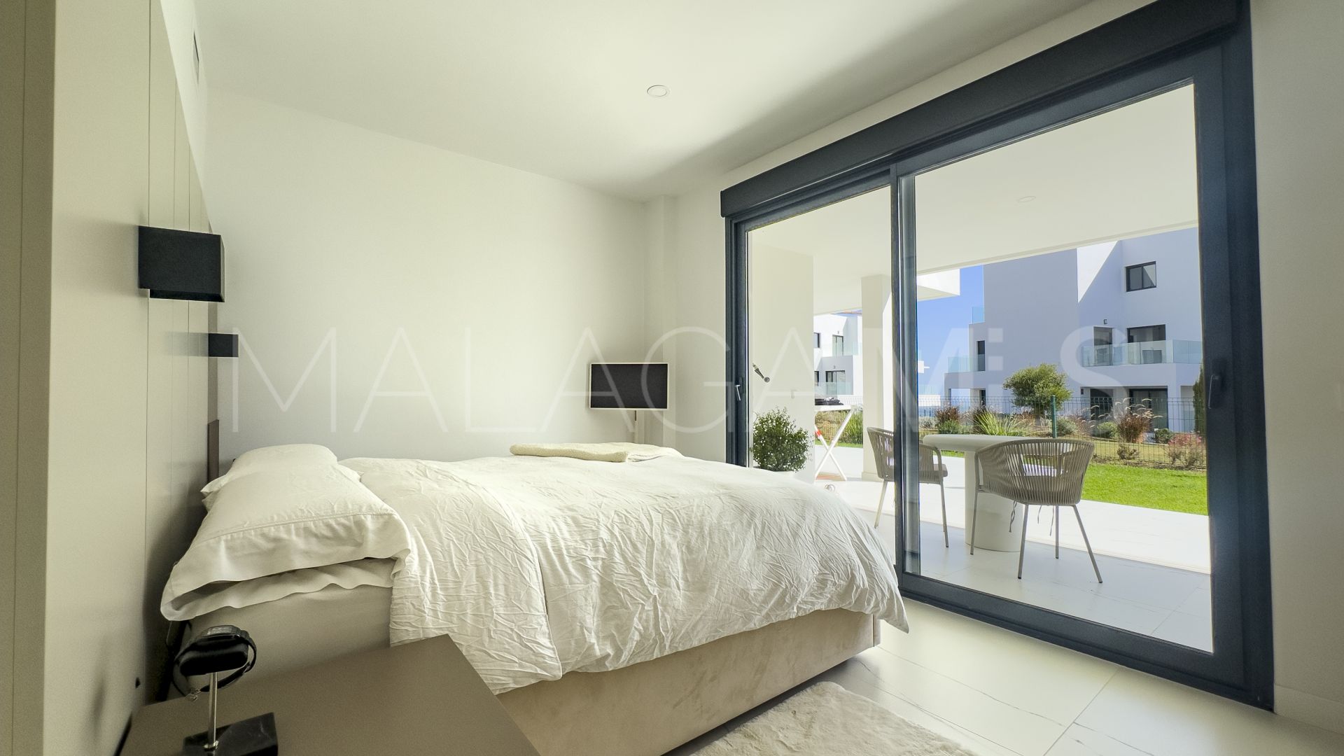 Camarate Golf, apartamento planta baja for sale