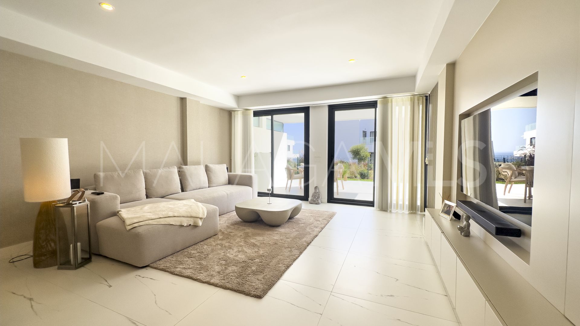 Camarate Golf, apartamento planta baja for sale