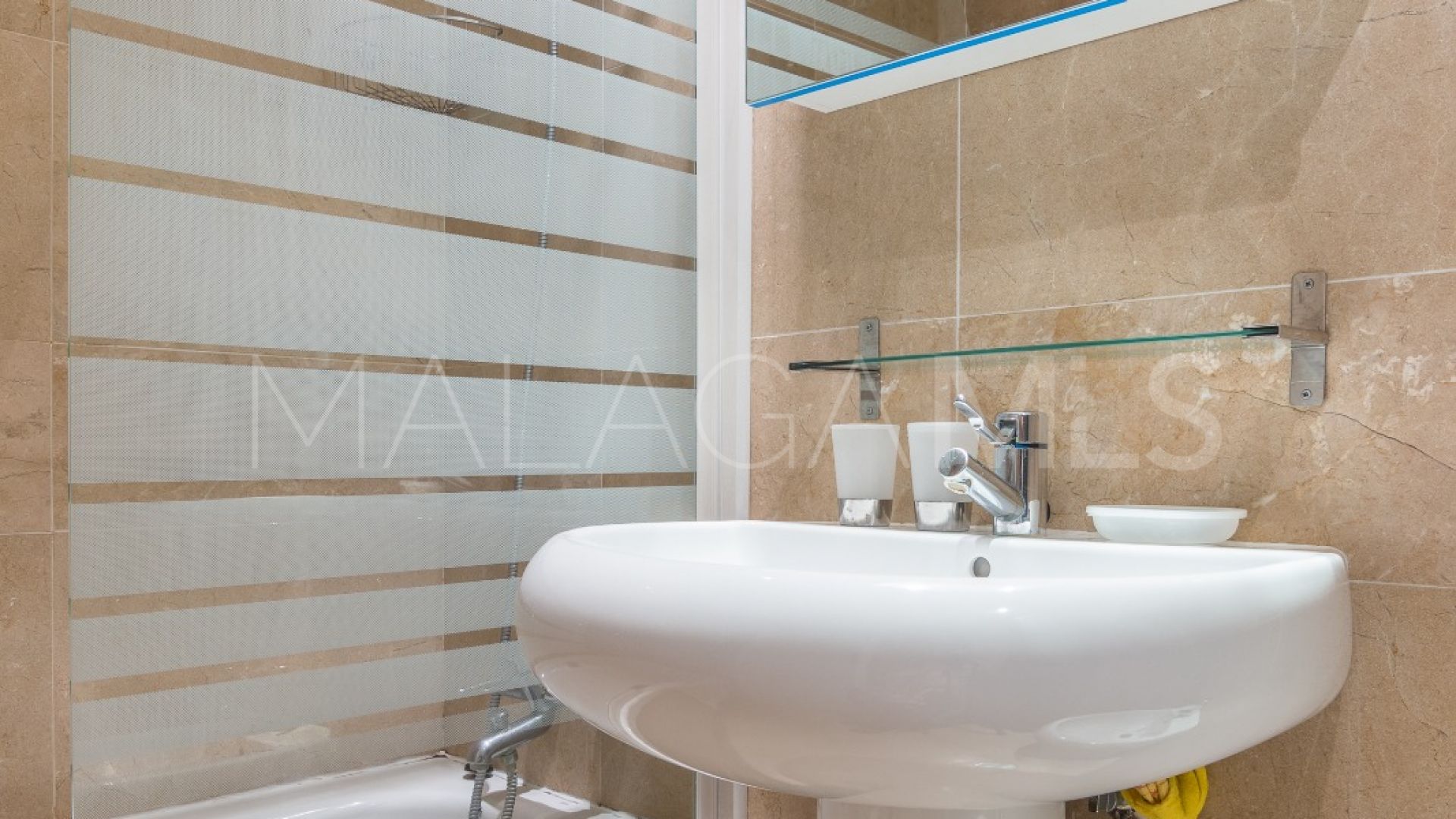2 bedrooms Puerto La Duquesa apartment for sale