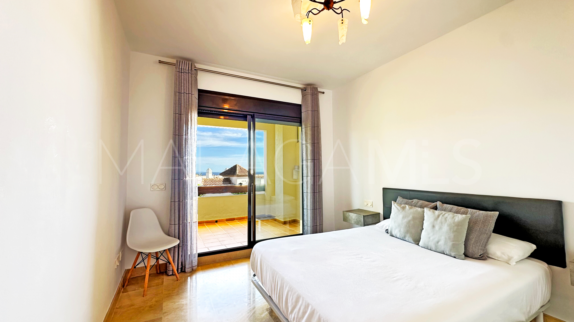 For sale apartment with 2 bedrooms in Duquesa Village