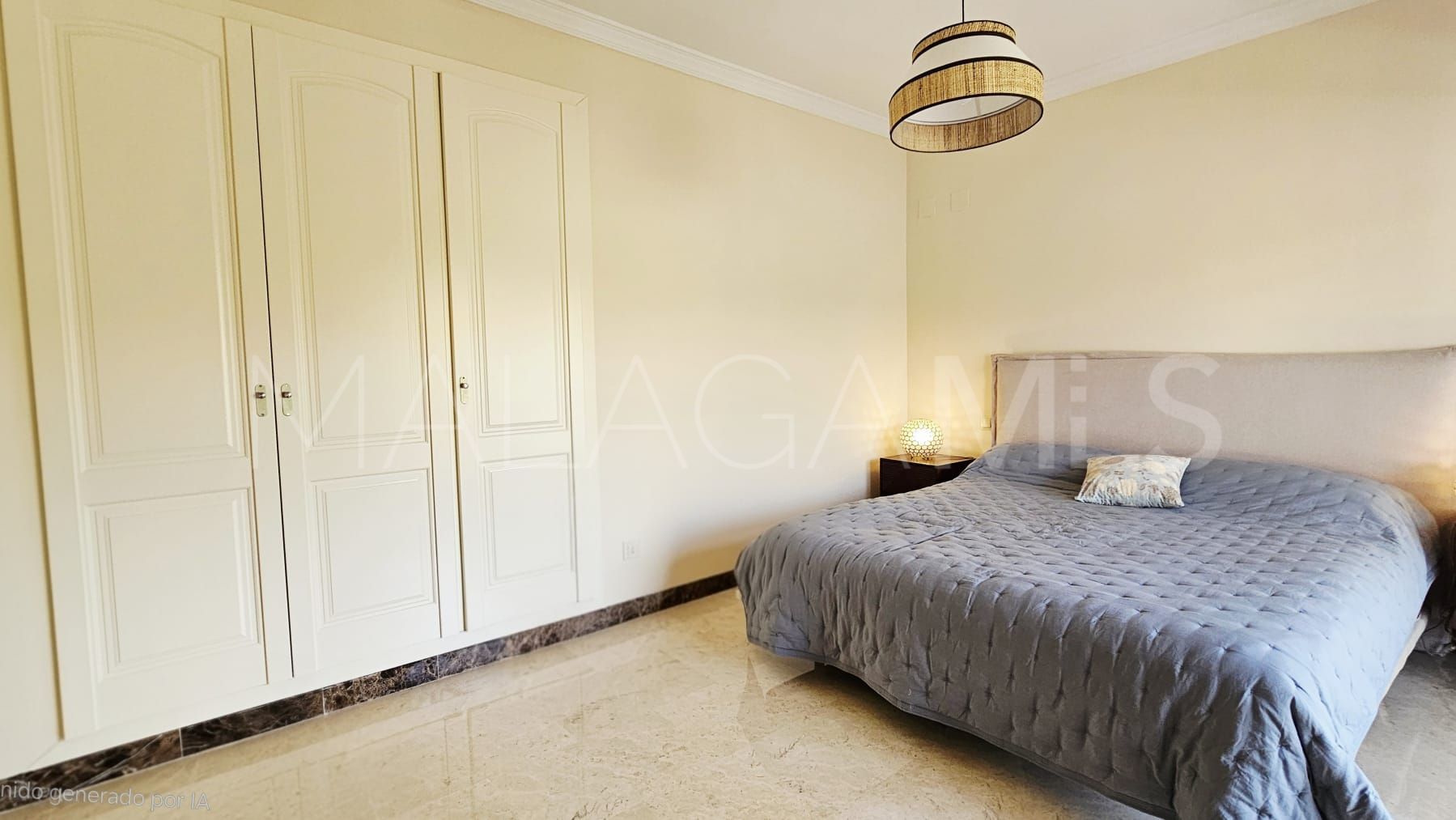 Villa for sale in Estepona Este