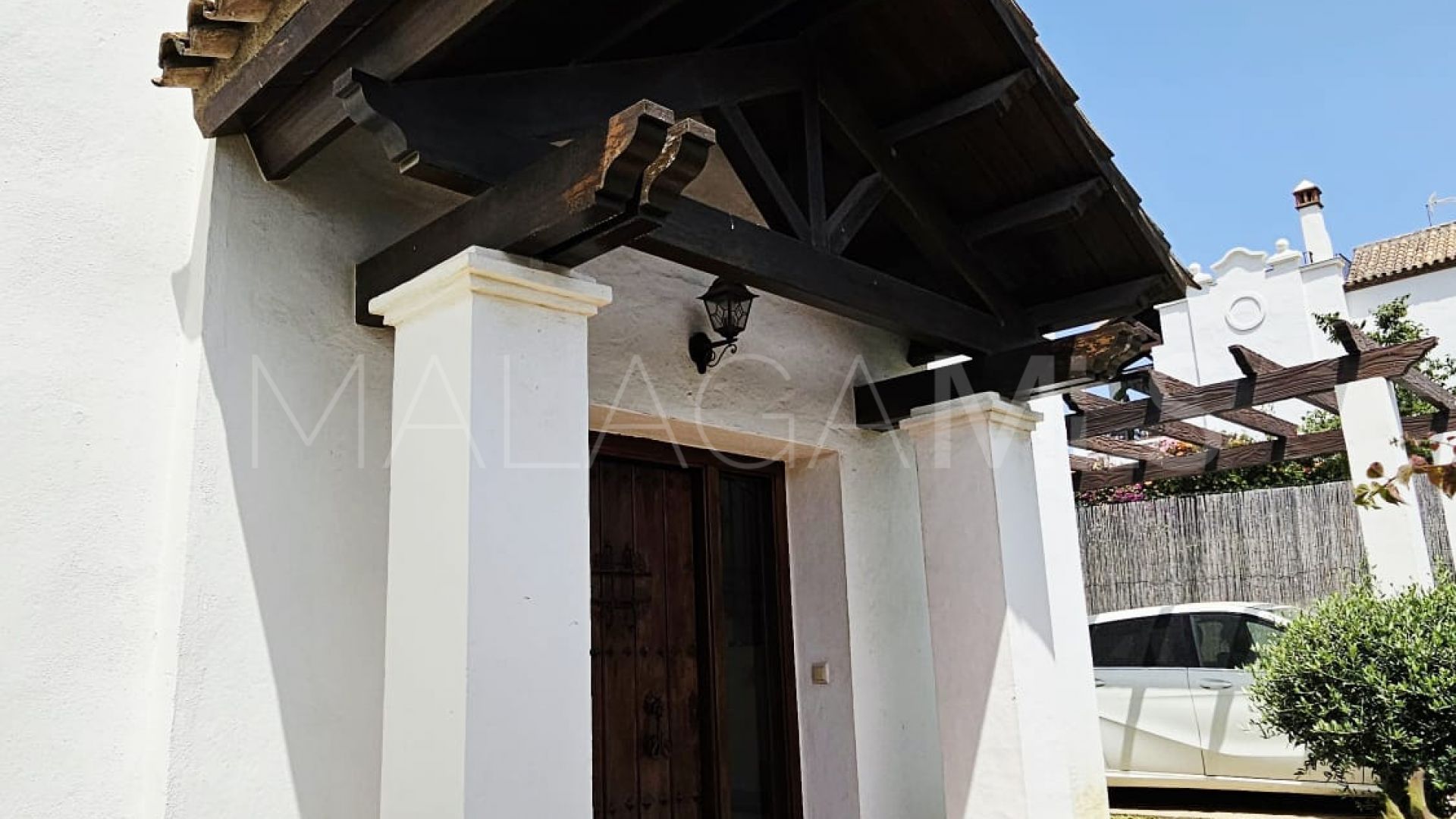 Villa for sale in Estepona Este