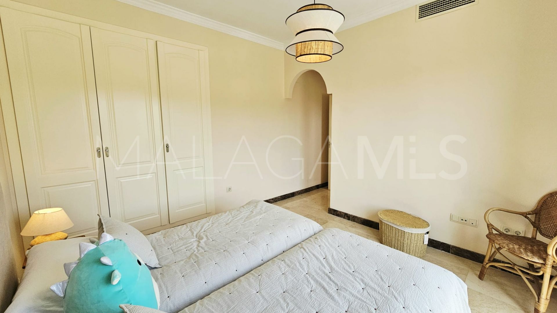Villa for sale in Estepona Este