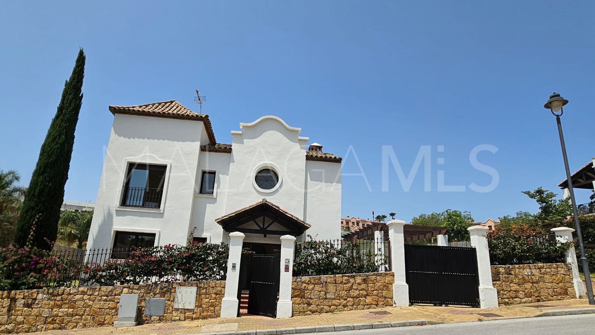 Villa for sale in Estepona Este