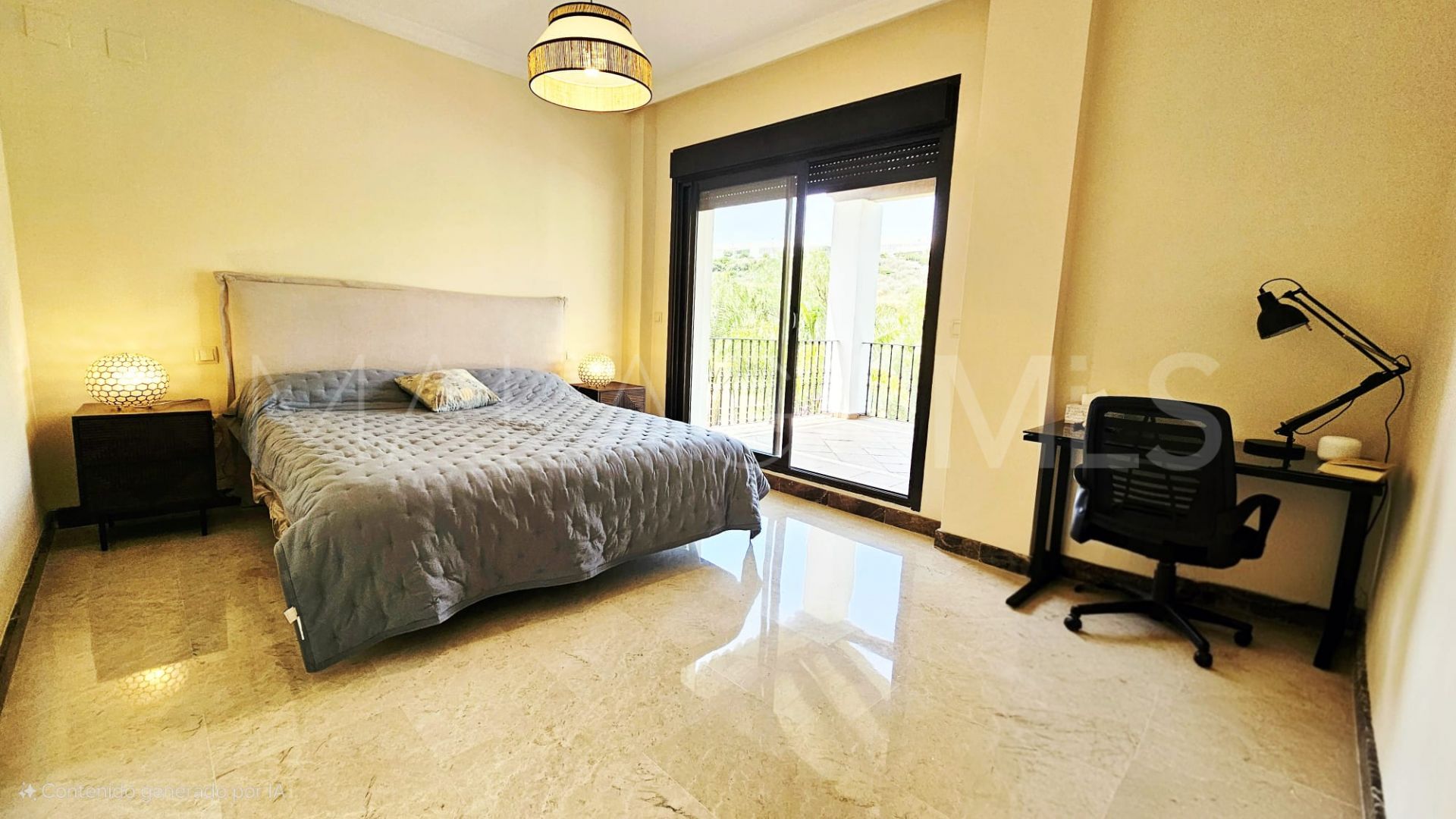 Villa for sale in Estepona Este