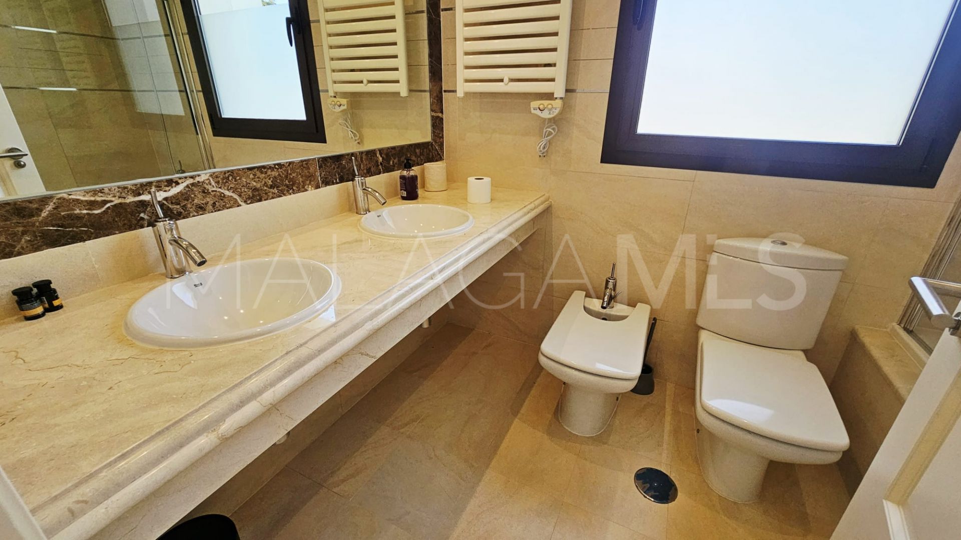 Villa for sale in Estepona Este