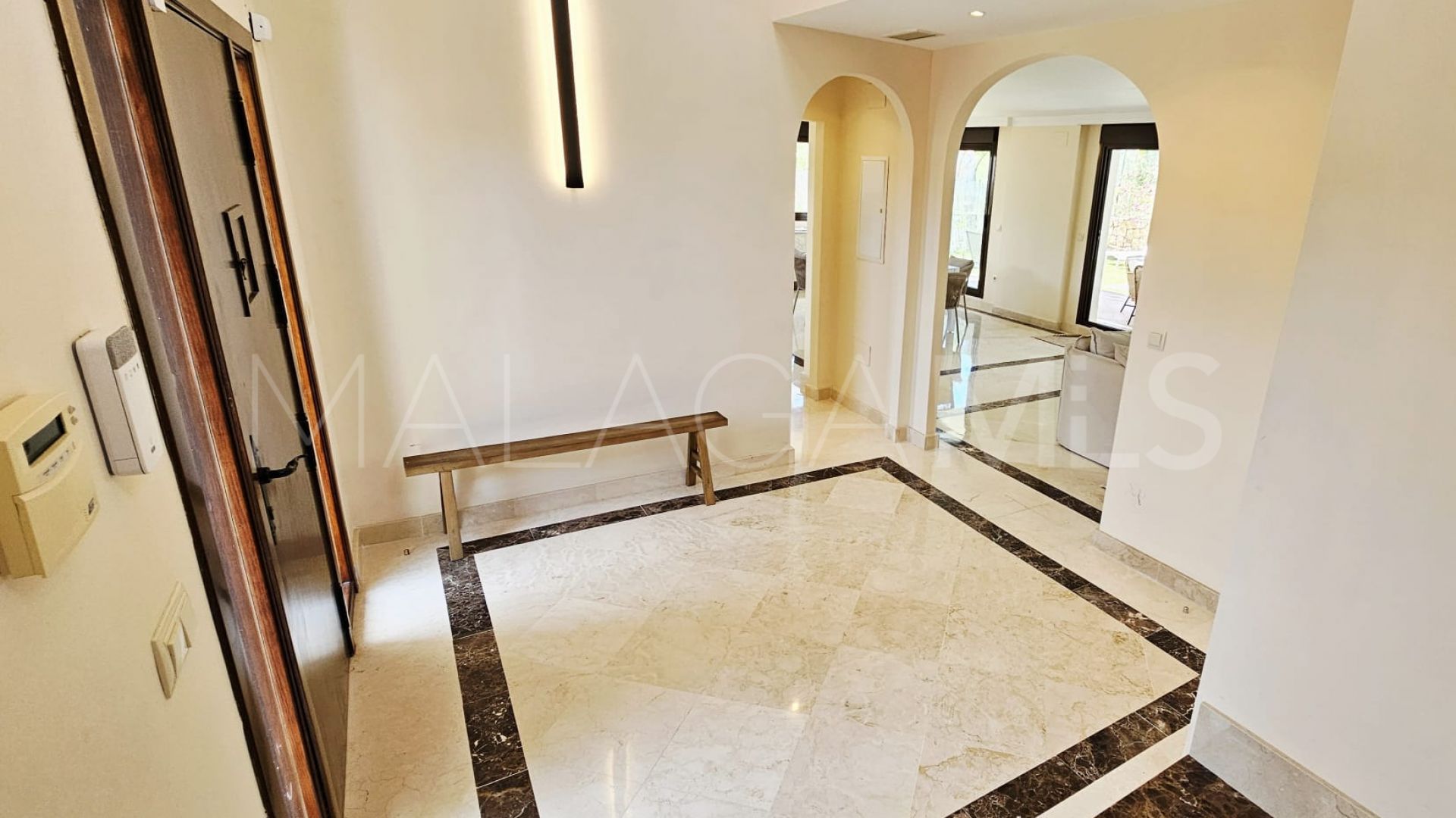 Villa for sale in Estepona Este