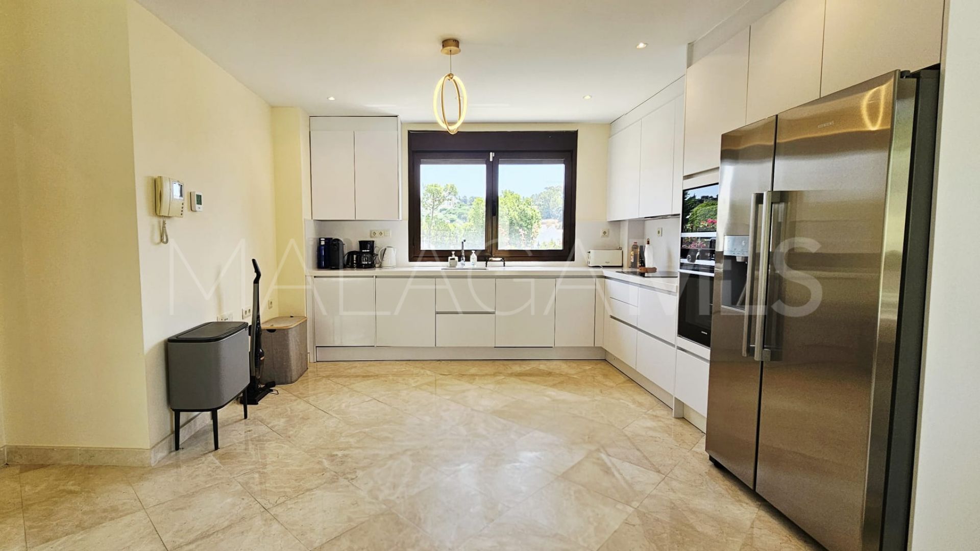 Villa for sale in Estepona Este