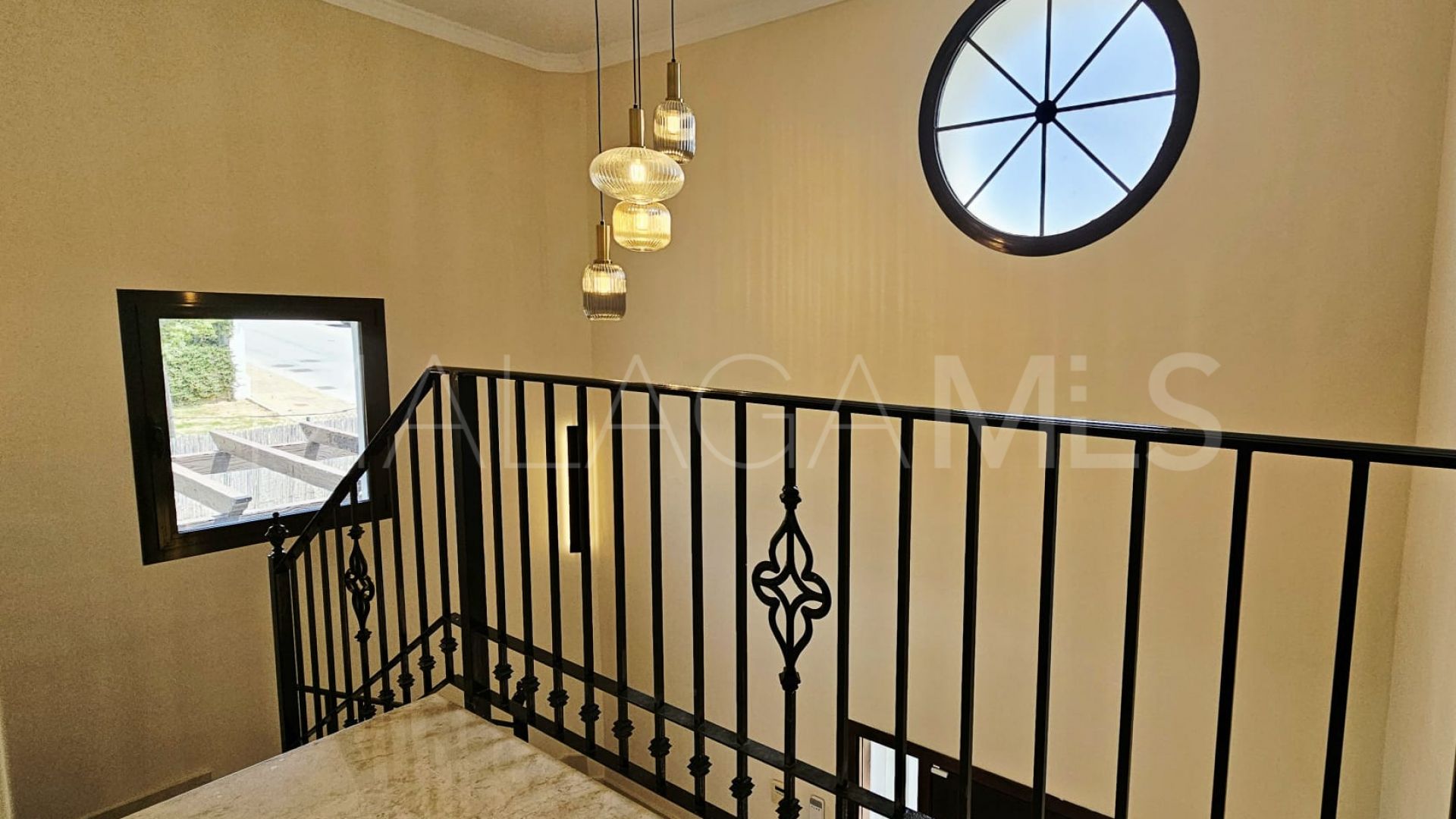 Villa for sale in Estepona Este