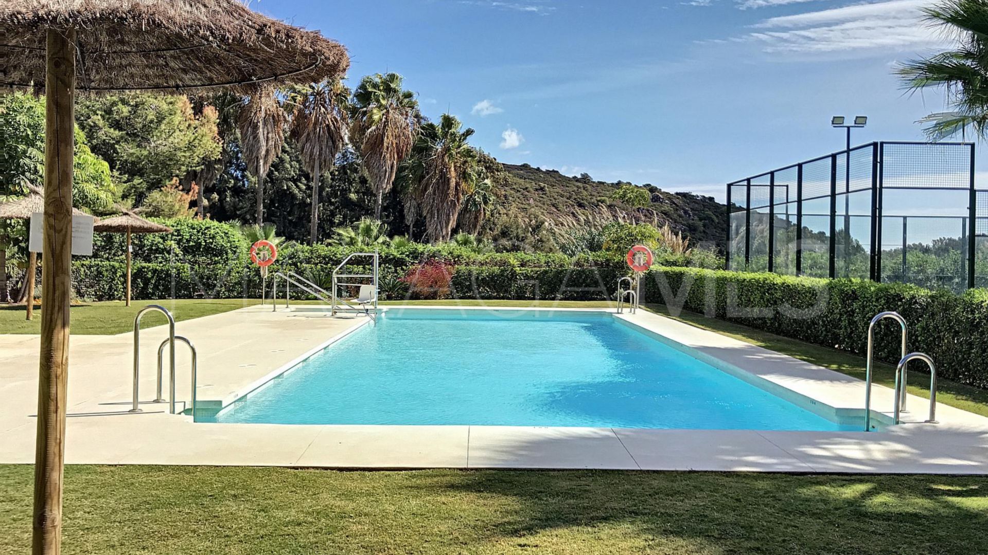 Markplanslägenhet for sale in Casares Playa