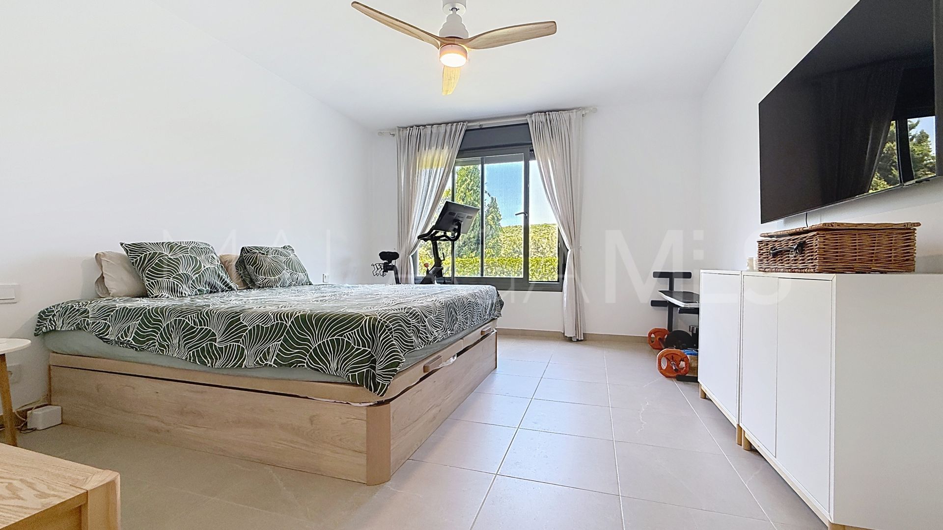 Markplanslägenhet for sale in Casares Playa