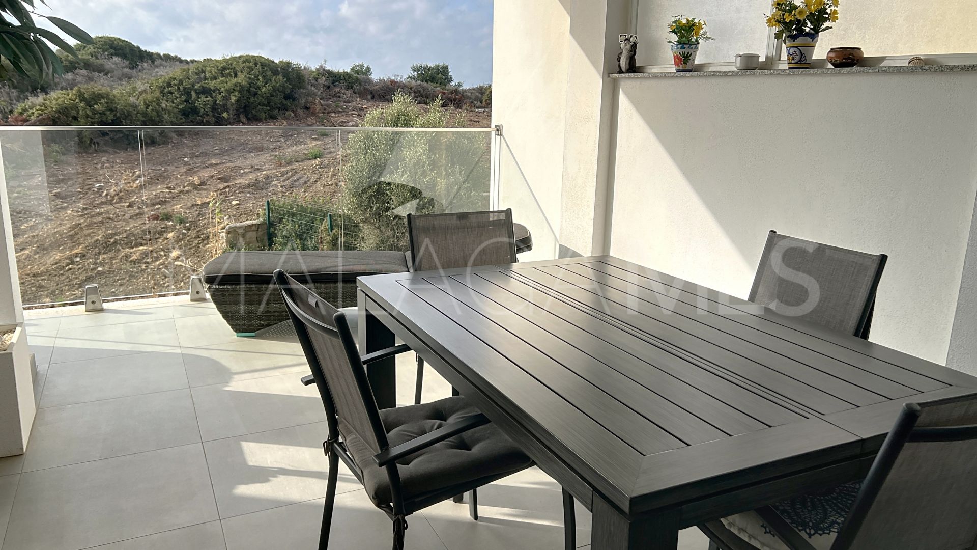 Buy apartment with 2 bedrooms in Manilva