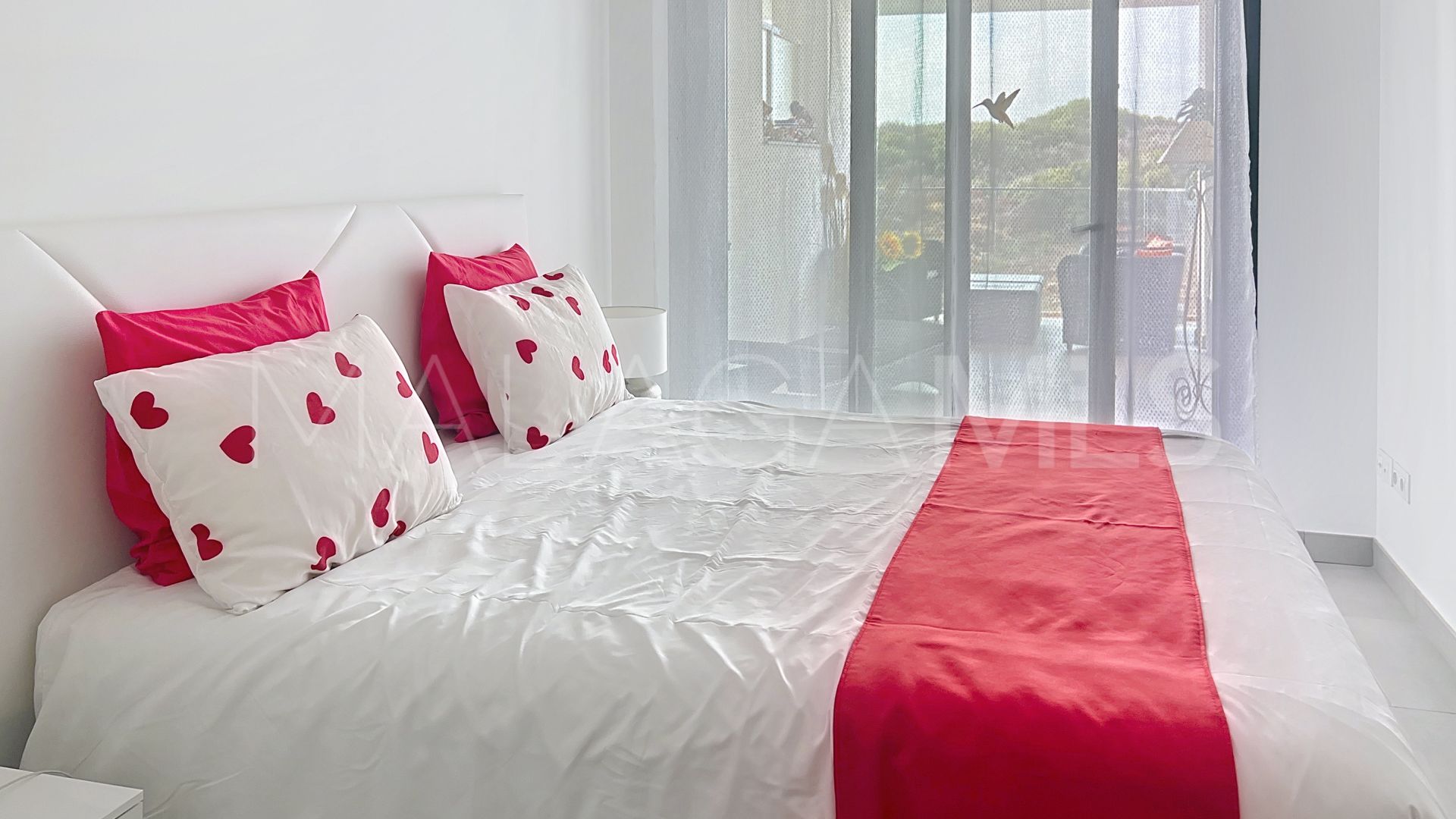 Buy apartment with 2 bedrooms in Manilva