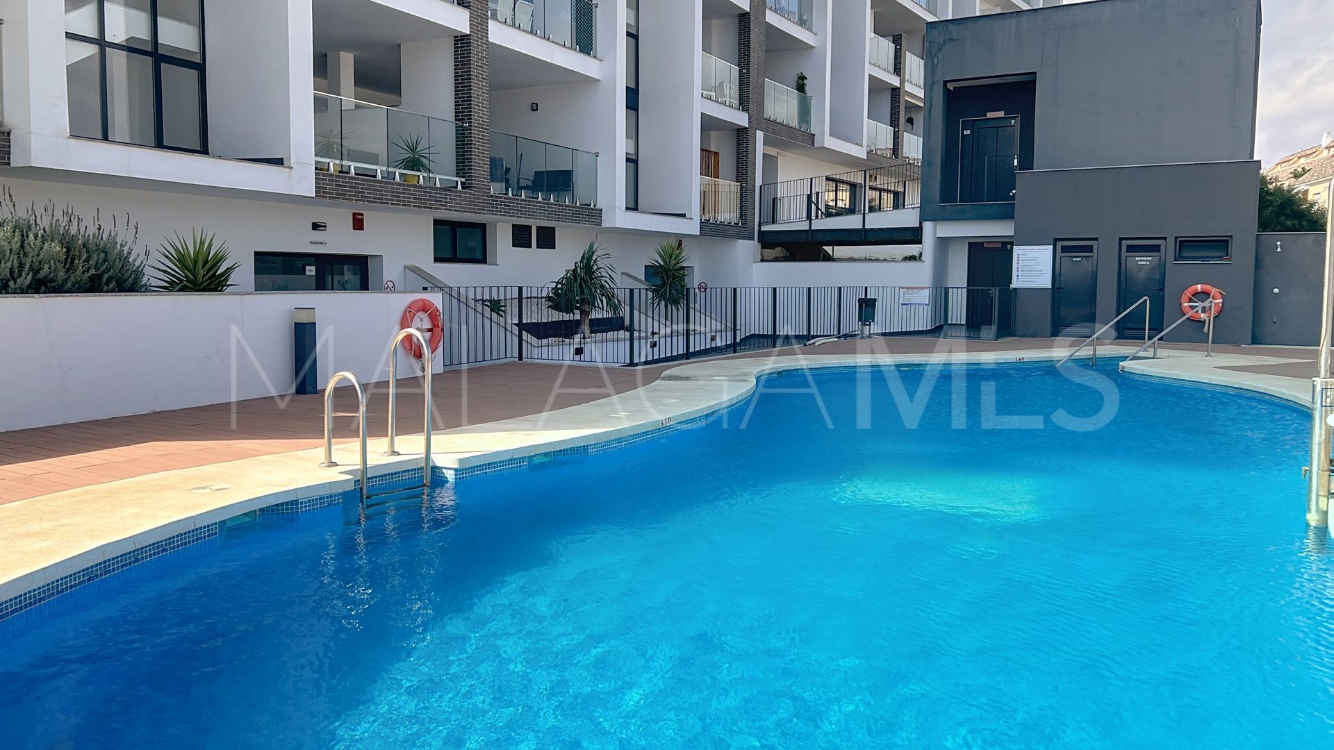 Buy apartment with 2 bedrooms in Manilva