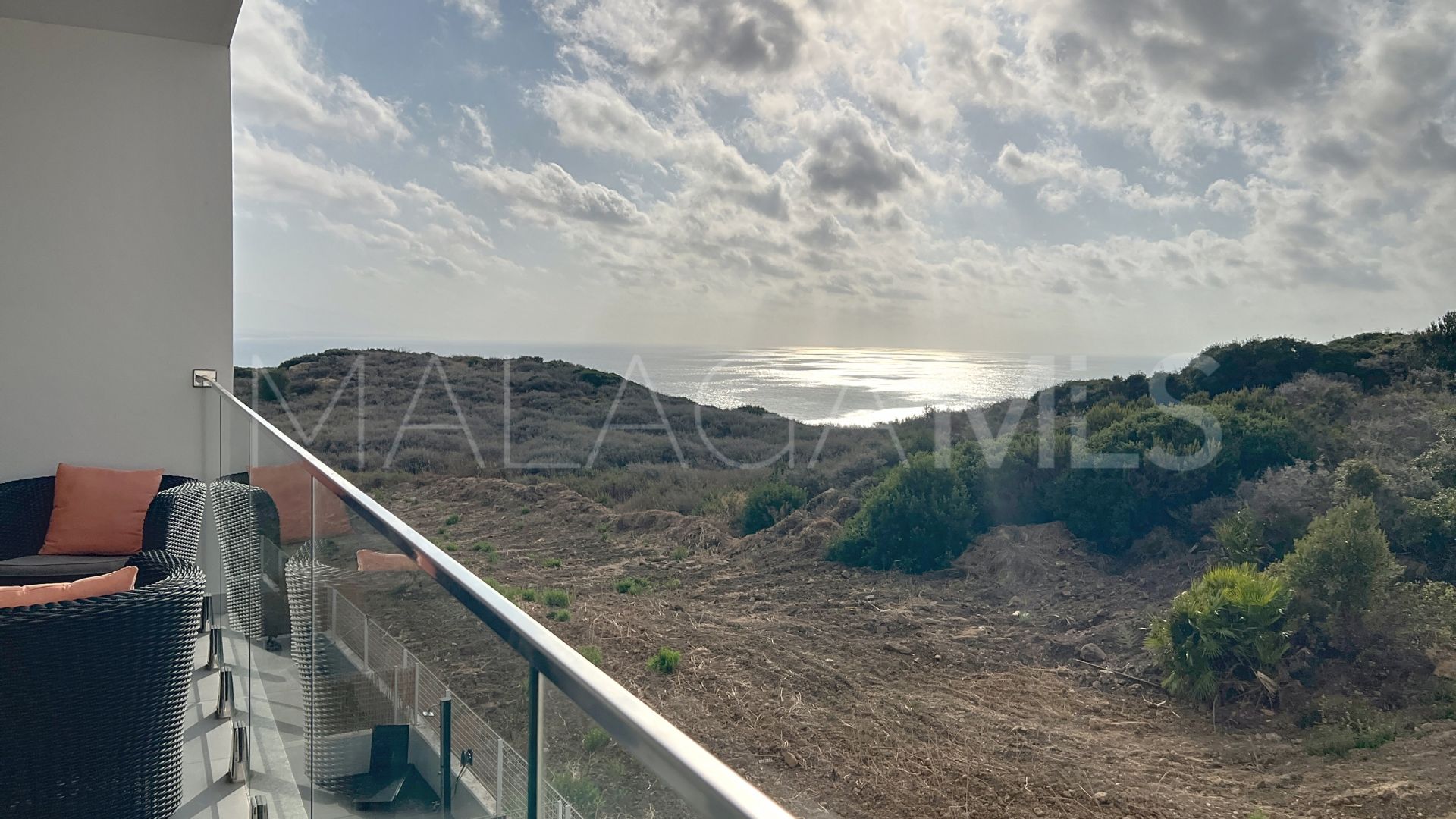 Buy apartment with 2 bedrooms in Manilva