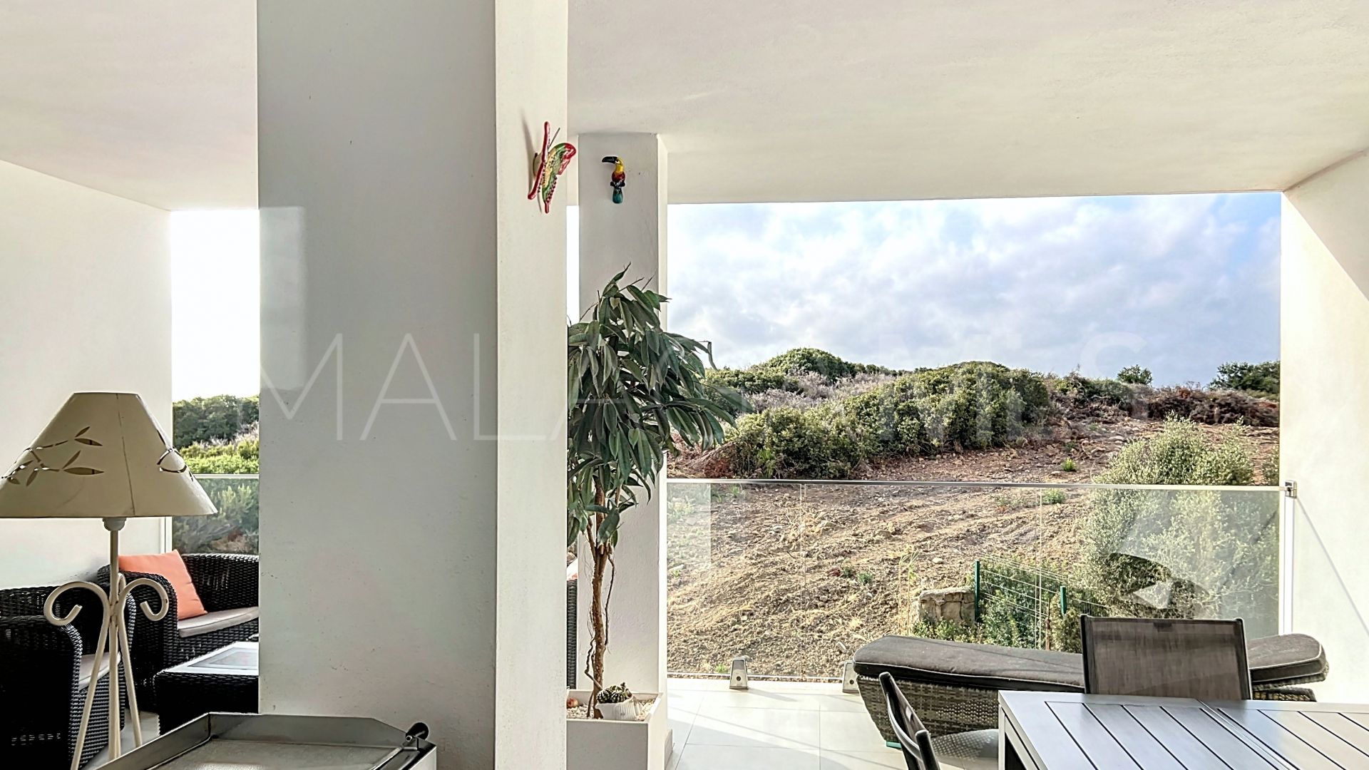 Buy apartment with 2 bedrooms in Manilva