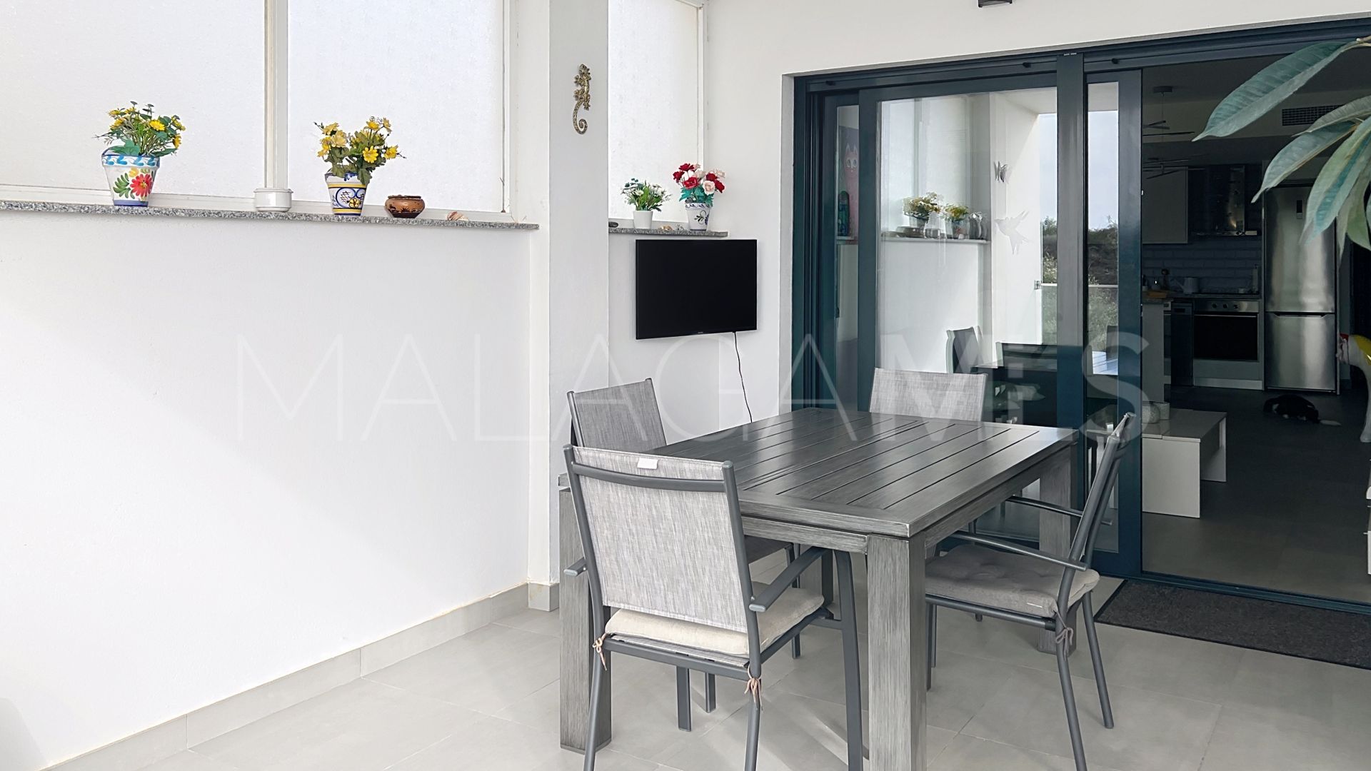 Buy apartment with 2 bedrooms in Manilva
