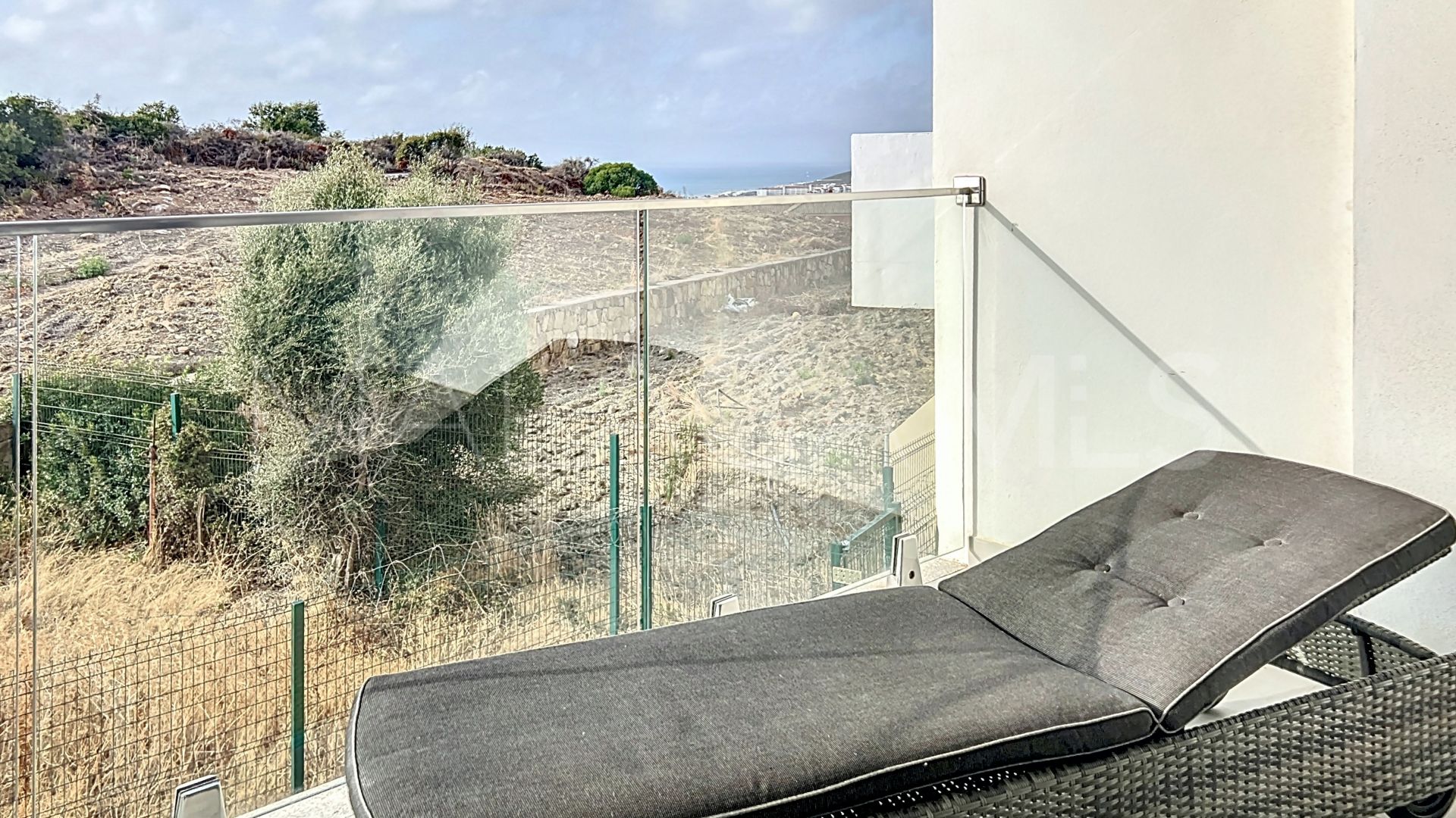Buy apartment with 2 bedrooms in Manilva