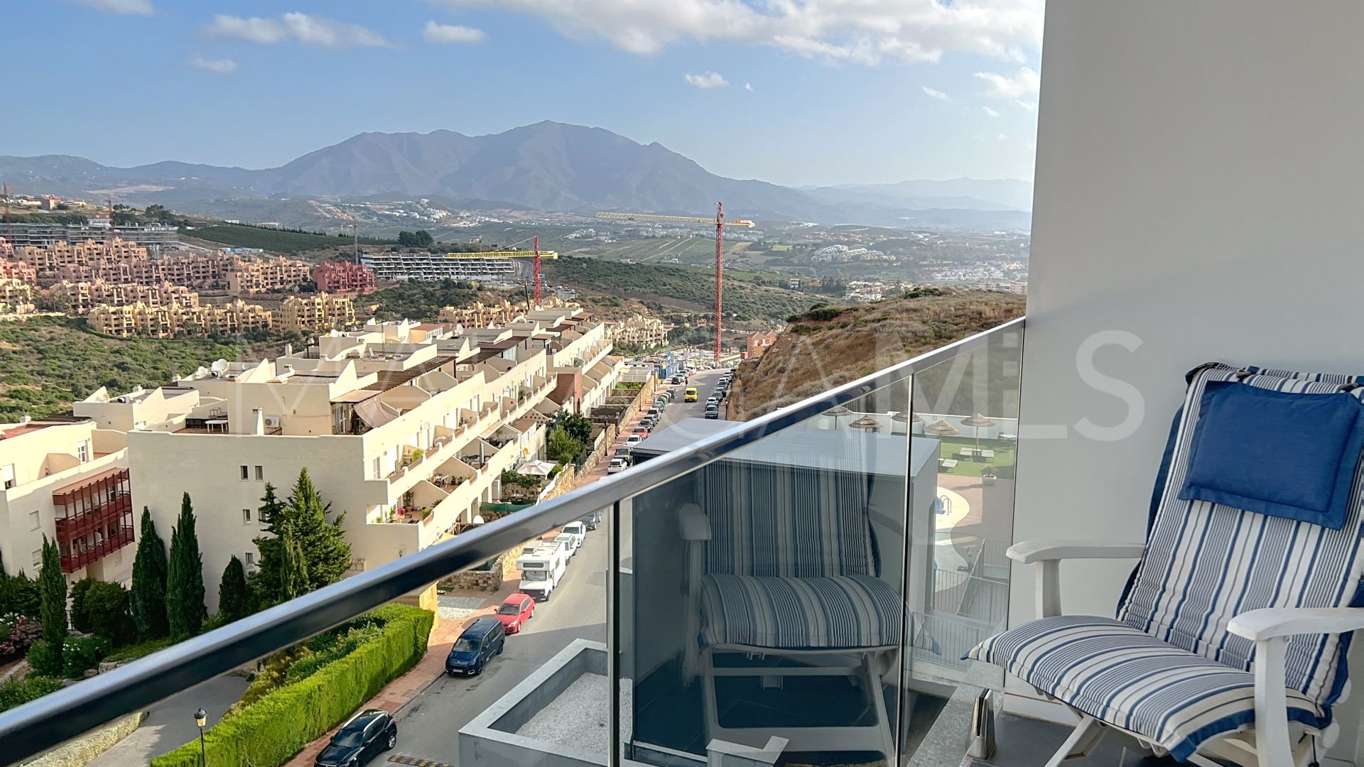 Buy apartment with 2 bedrooms in Manilva