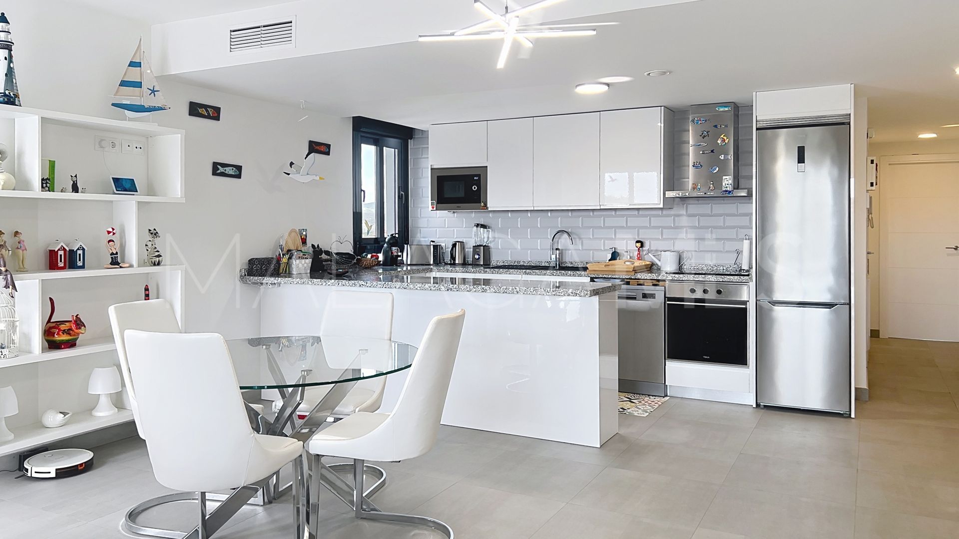 Buy apartment with 2 bedrooms in Manilva