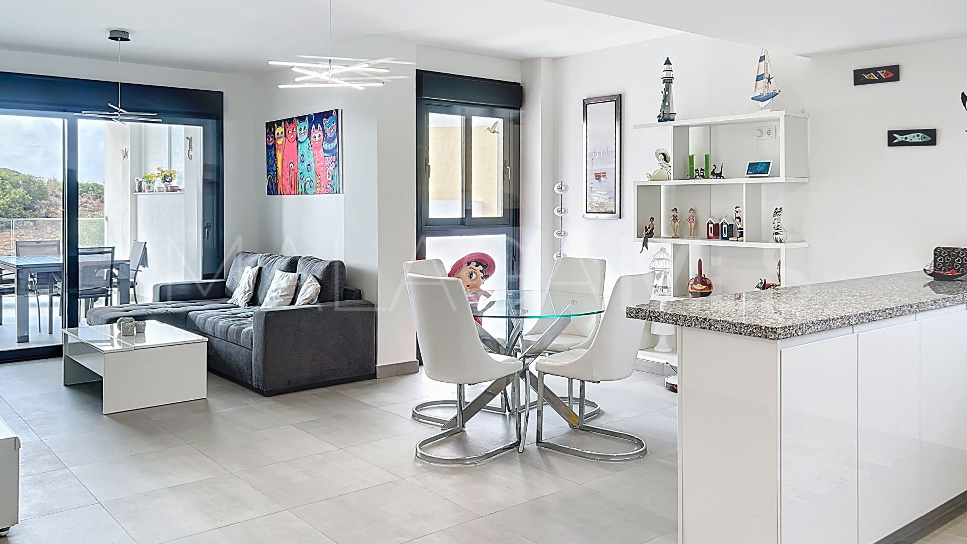 Buy apartment with 2 bedrooms in Manilva
