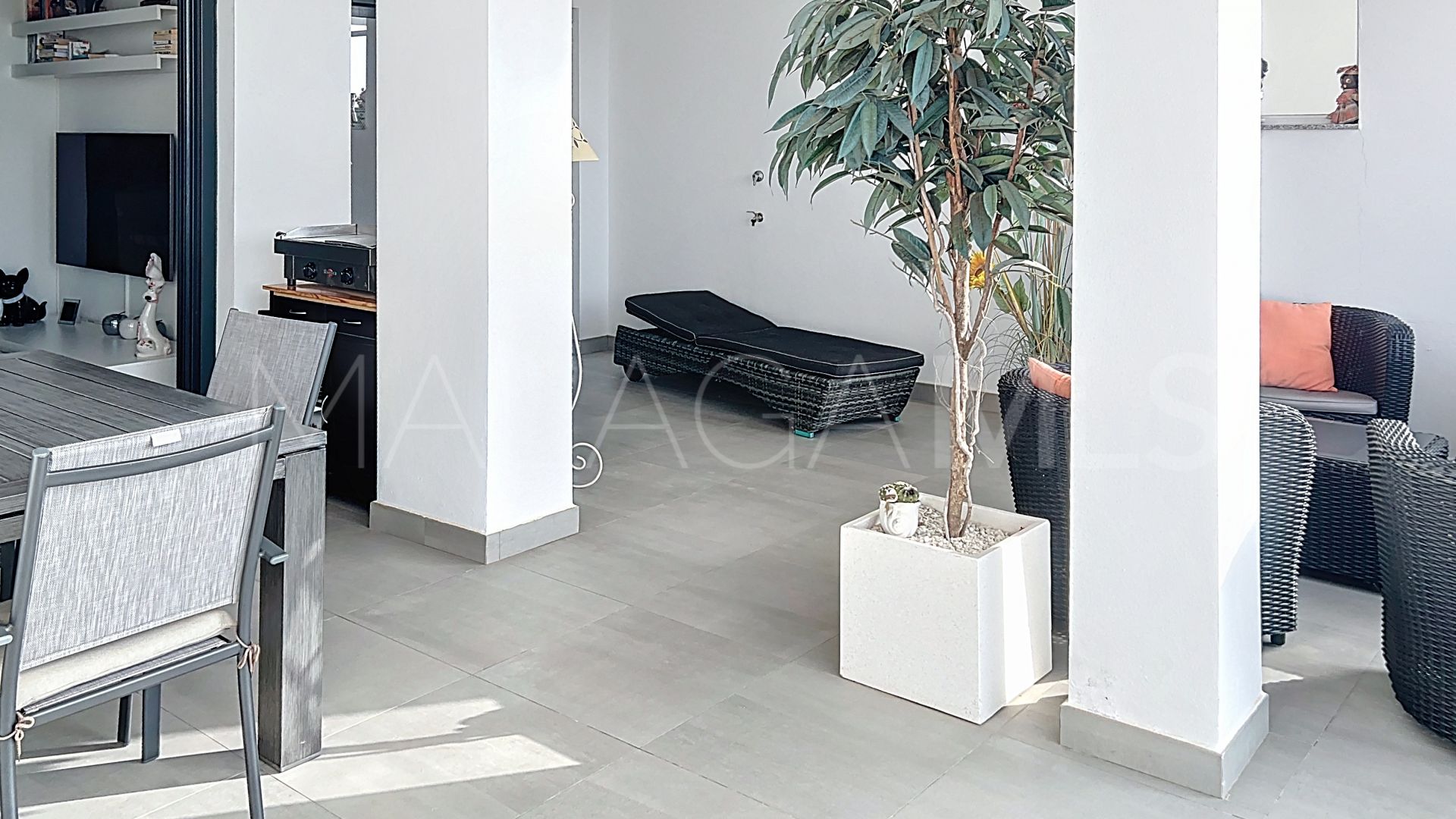 Buy apartment with 2 bedrooms in Manilva