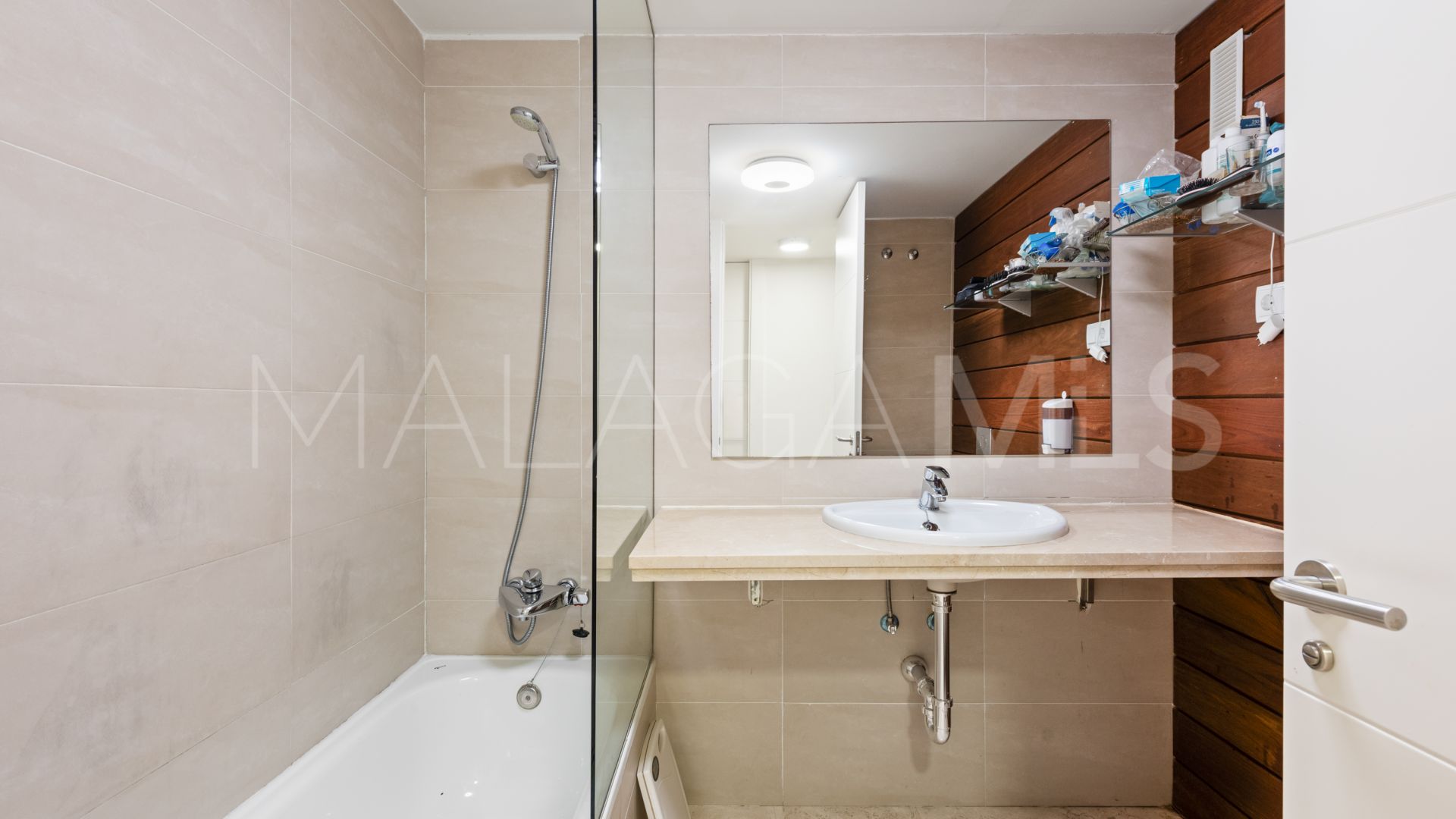 Buy ground floor apartment in La Paloma with 4 bedrooms
