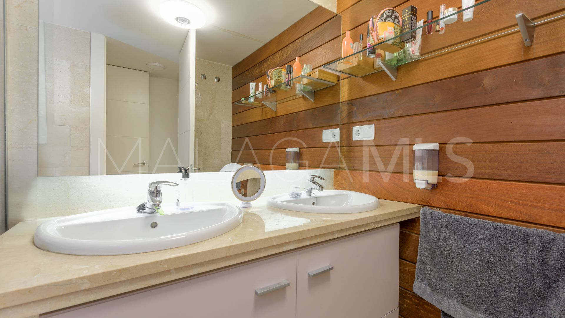 Buy ground floor apartment in La Paloma with 4 bedrooms