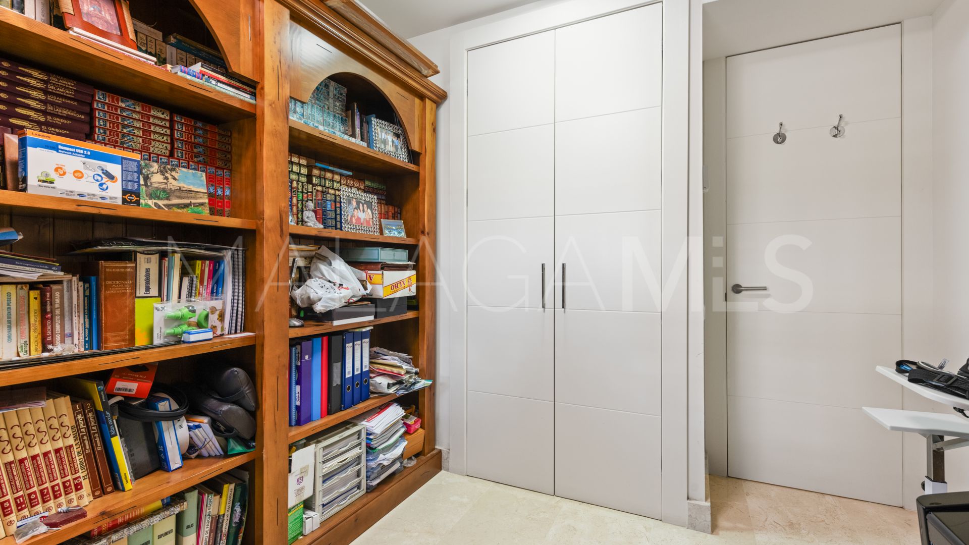 Buy ground floor apartment in La Paloma with 4 bedrooms