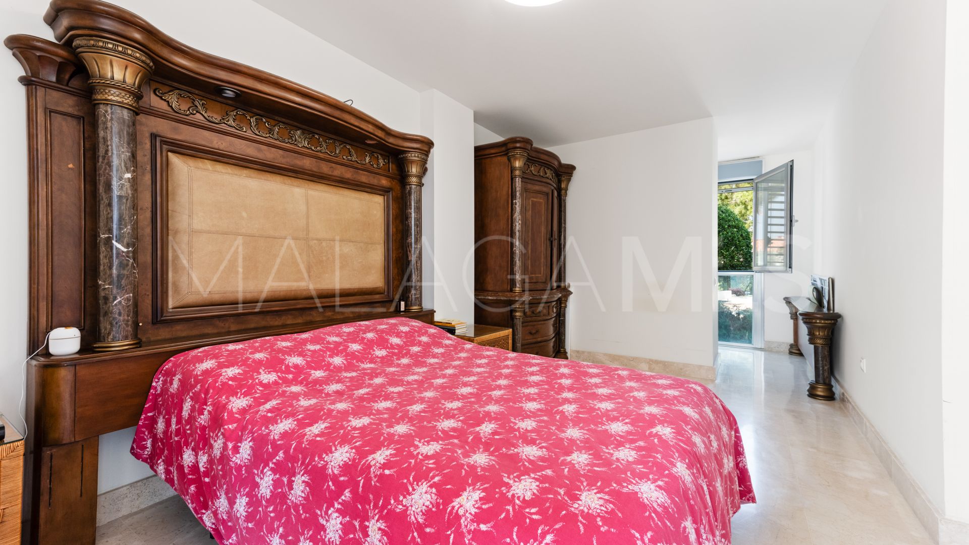 Buy ground floor apartment in La Paloma with 4 bedrooms
