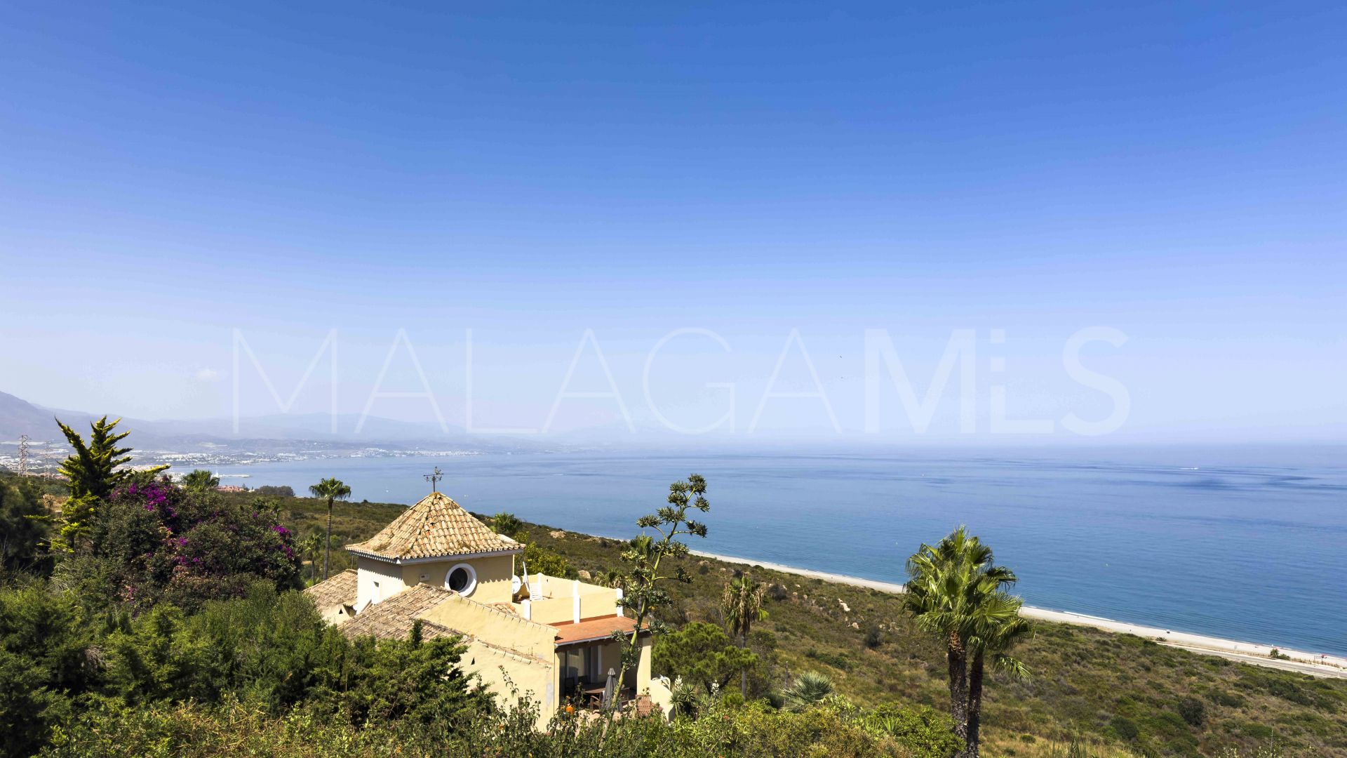 Buy ground floor apartment in La Paloma with 4 bedrooms