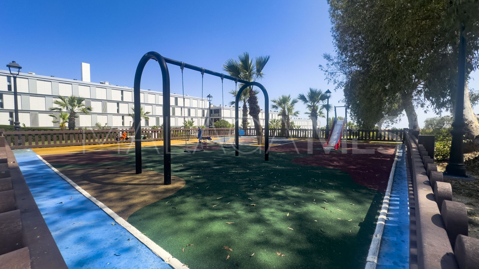 Buy ground floor apartment in La Paloma with 4 bedrooms