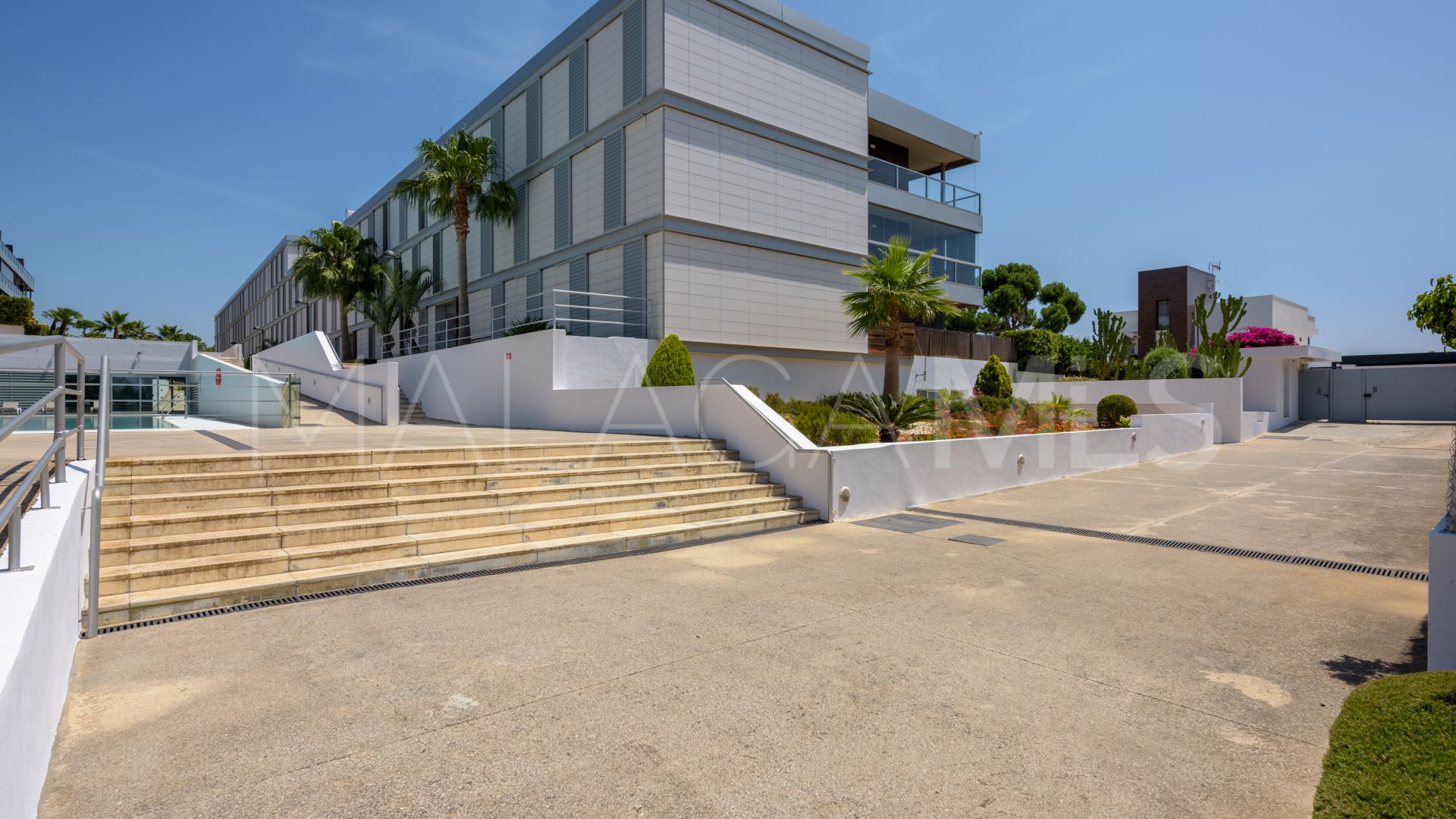 Buy ground floor apartment in La Paloma with 4 bedrooms
