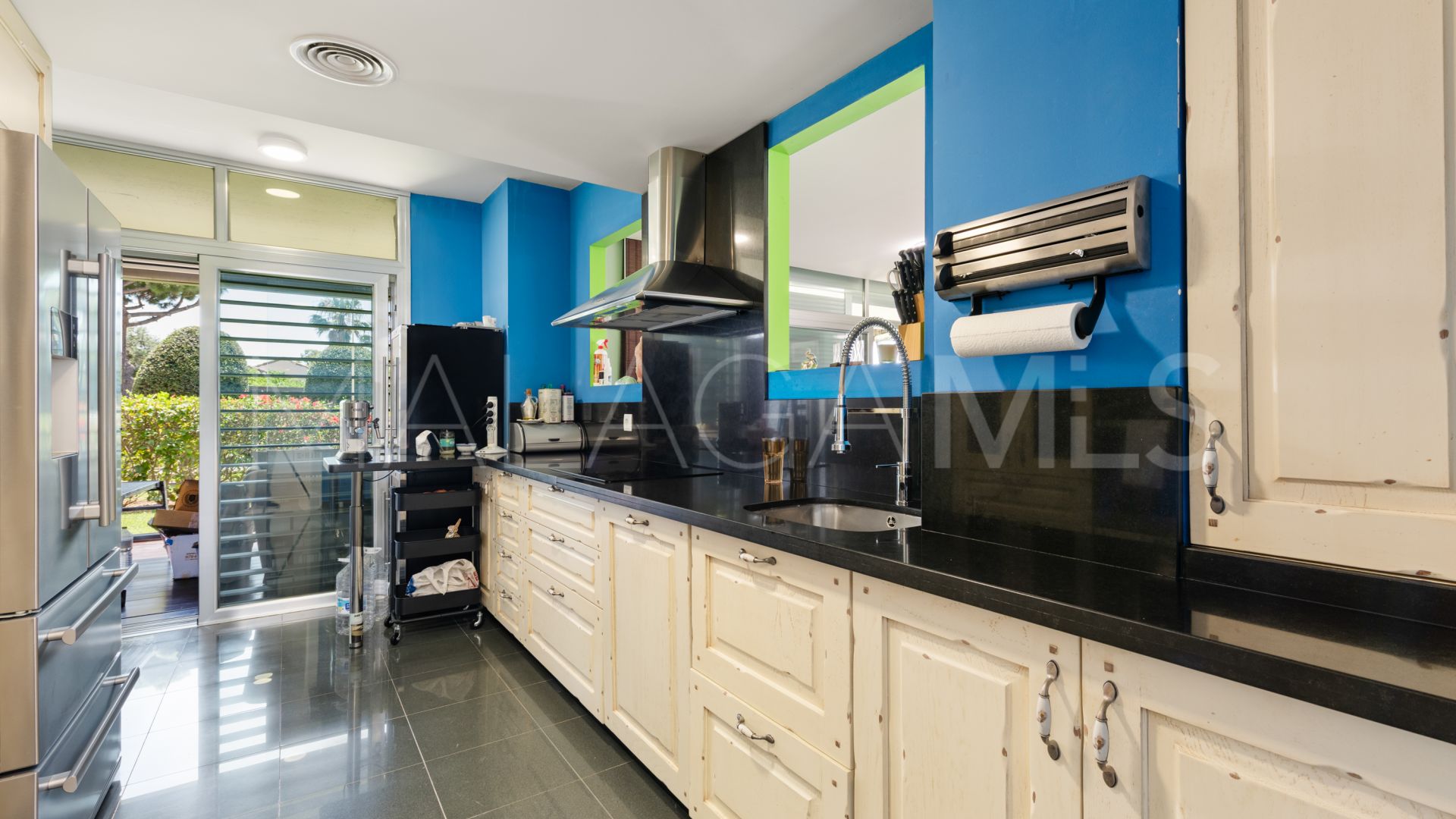 Buy ground floor apartment in La Paloma with 4 bedrooms