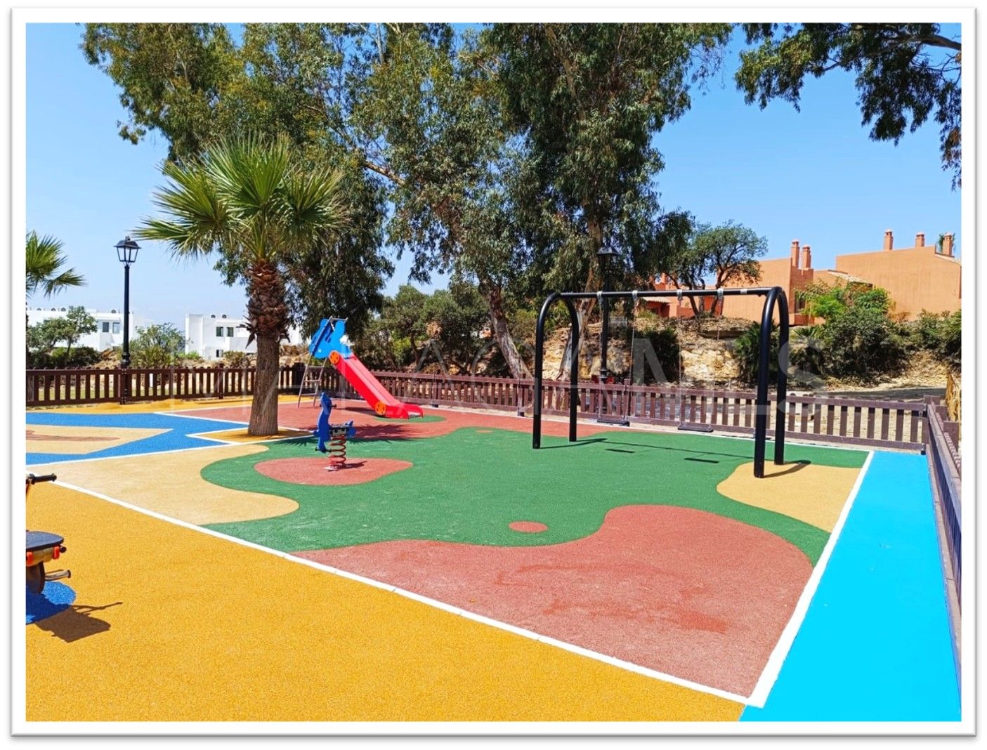 Buy ground floor apartment in La Paloma with 4 bedrooms