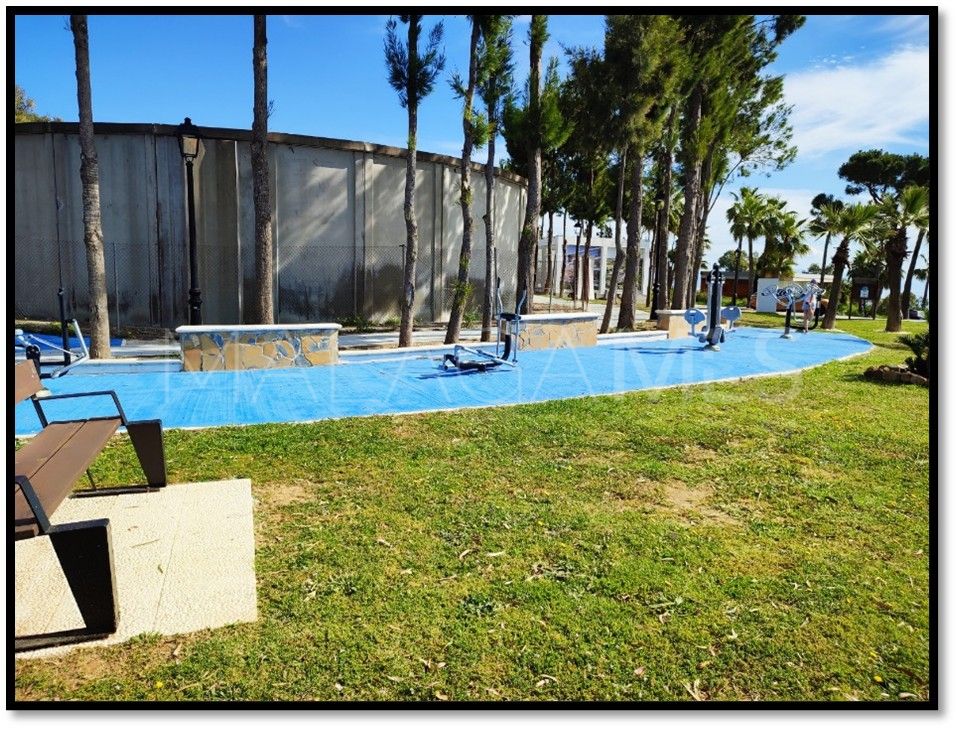 Buy ground floor apartment in La Paloma with 4 bedrooms