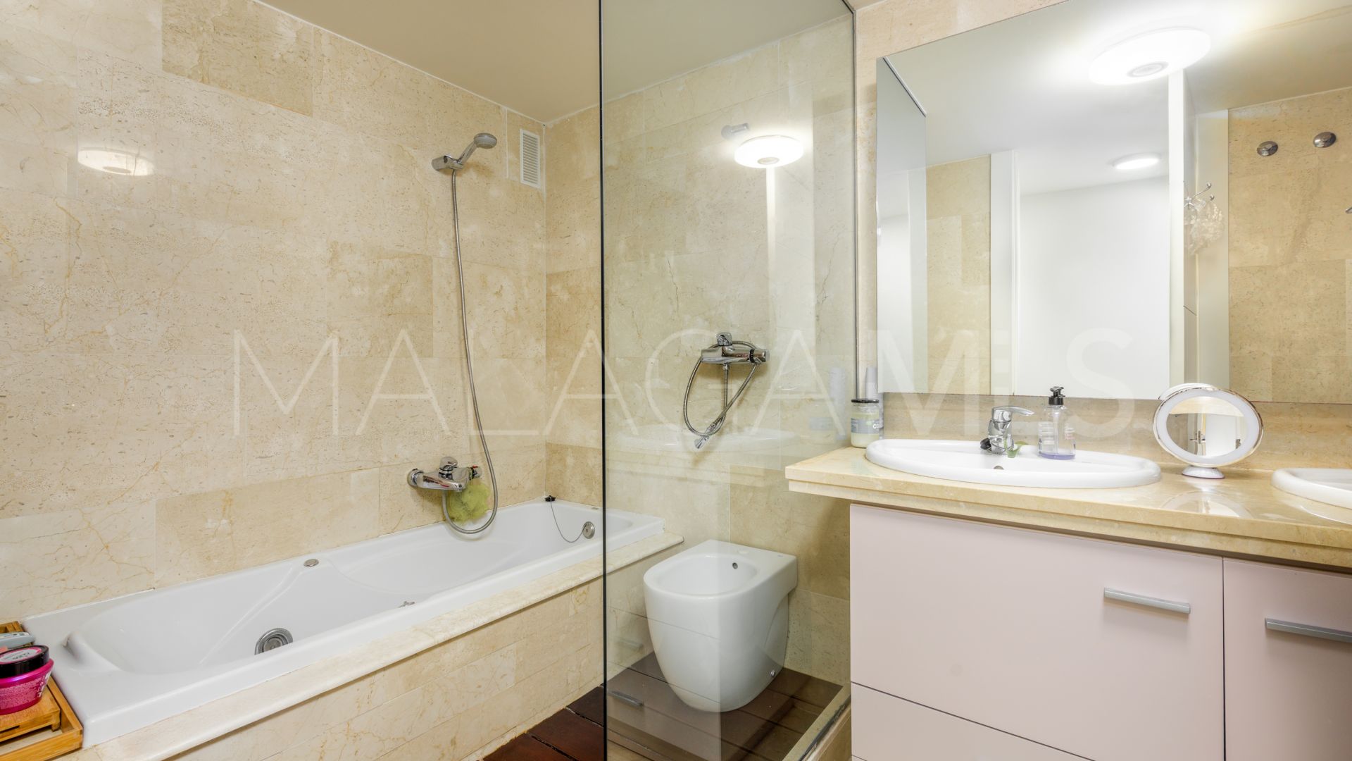 Buy ground floor apartment in La Paloma with 4 bedrooms