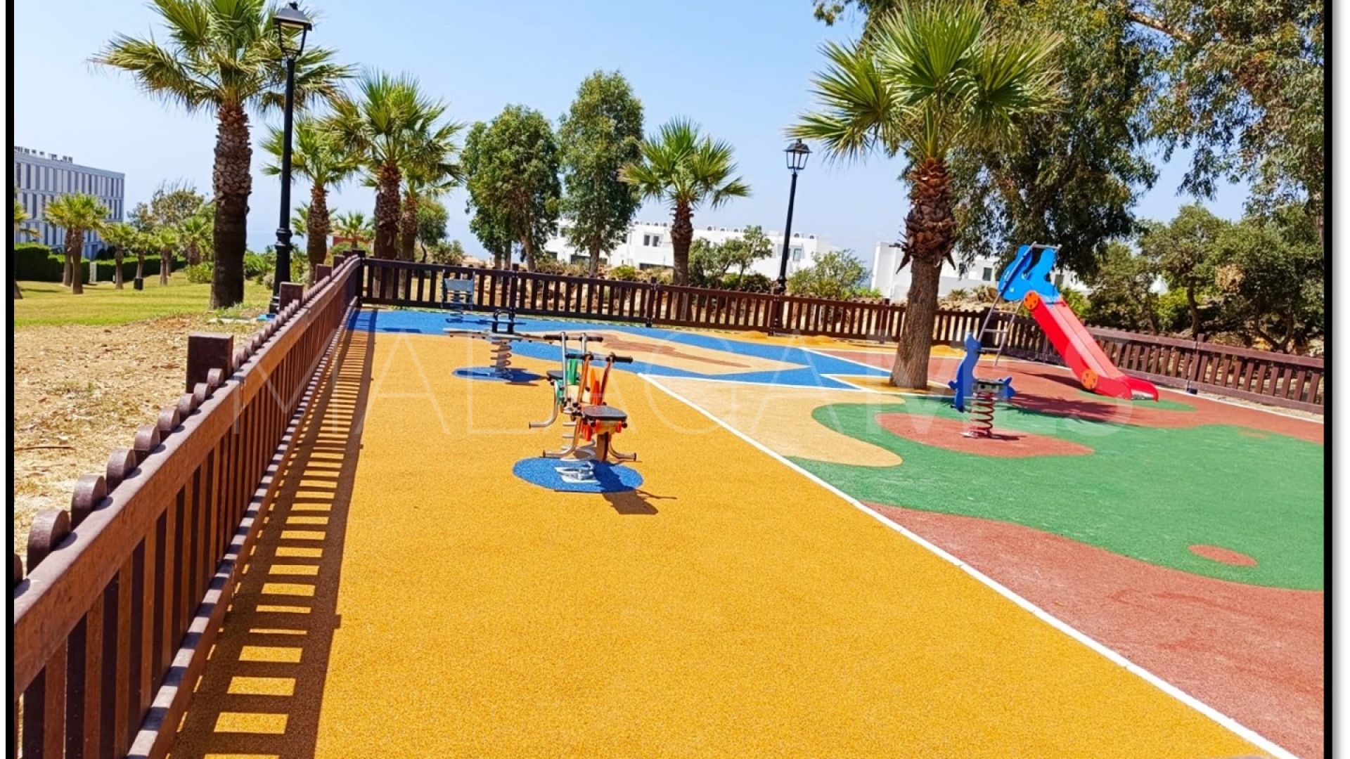 Buy ground floor apartment in La Paloma with 4 bedrooms