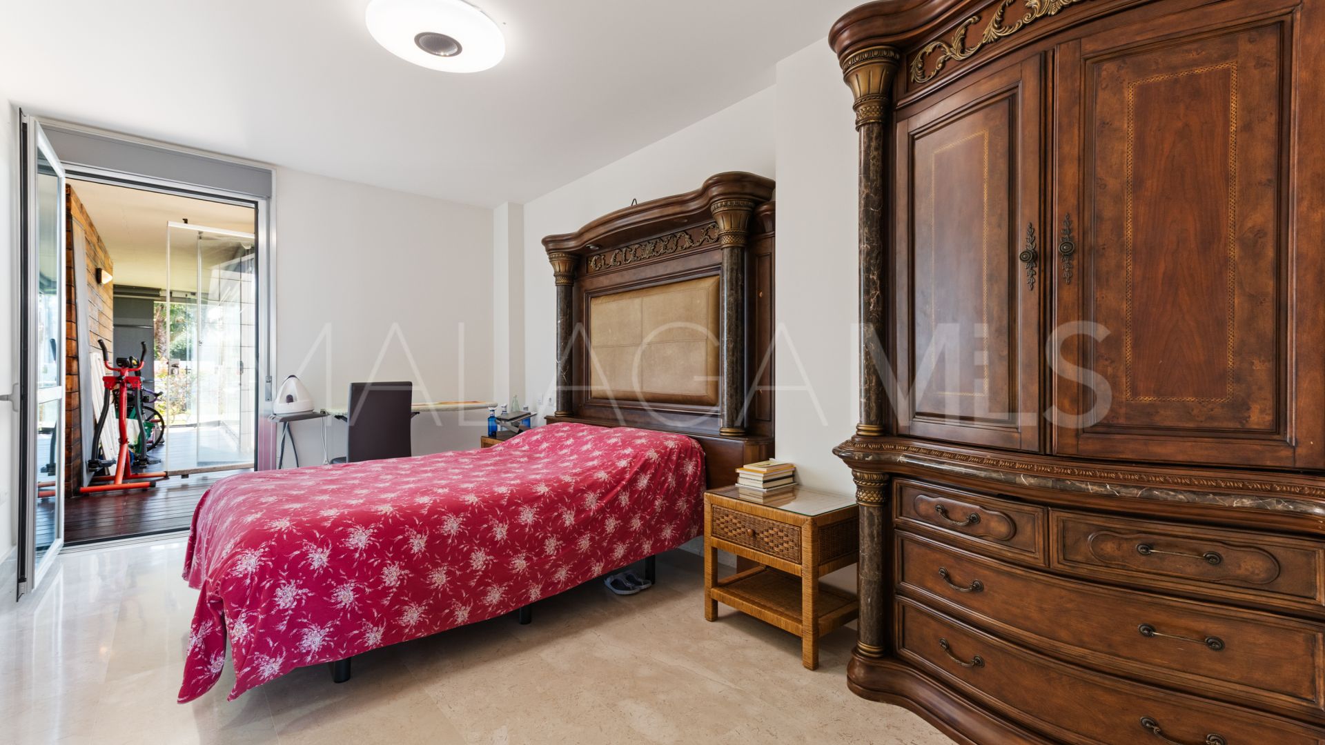 Buy ground floor apartment in La Paloma with 4 bedrooms