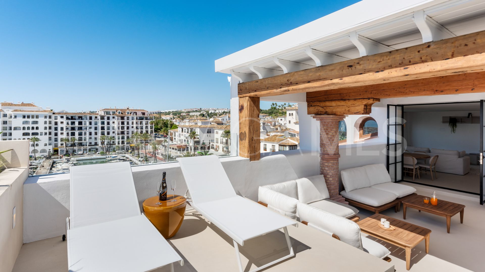 Se vende atico duplex in Puerto La Duquesa de 4 bedrooms