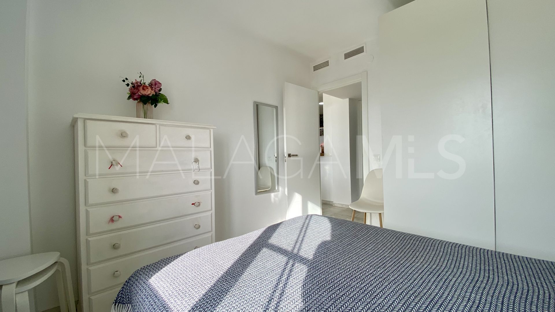 Buy apartment with 2 bedrooms in Sabinillas