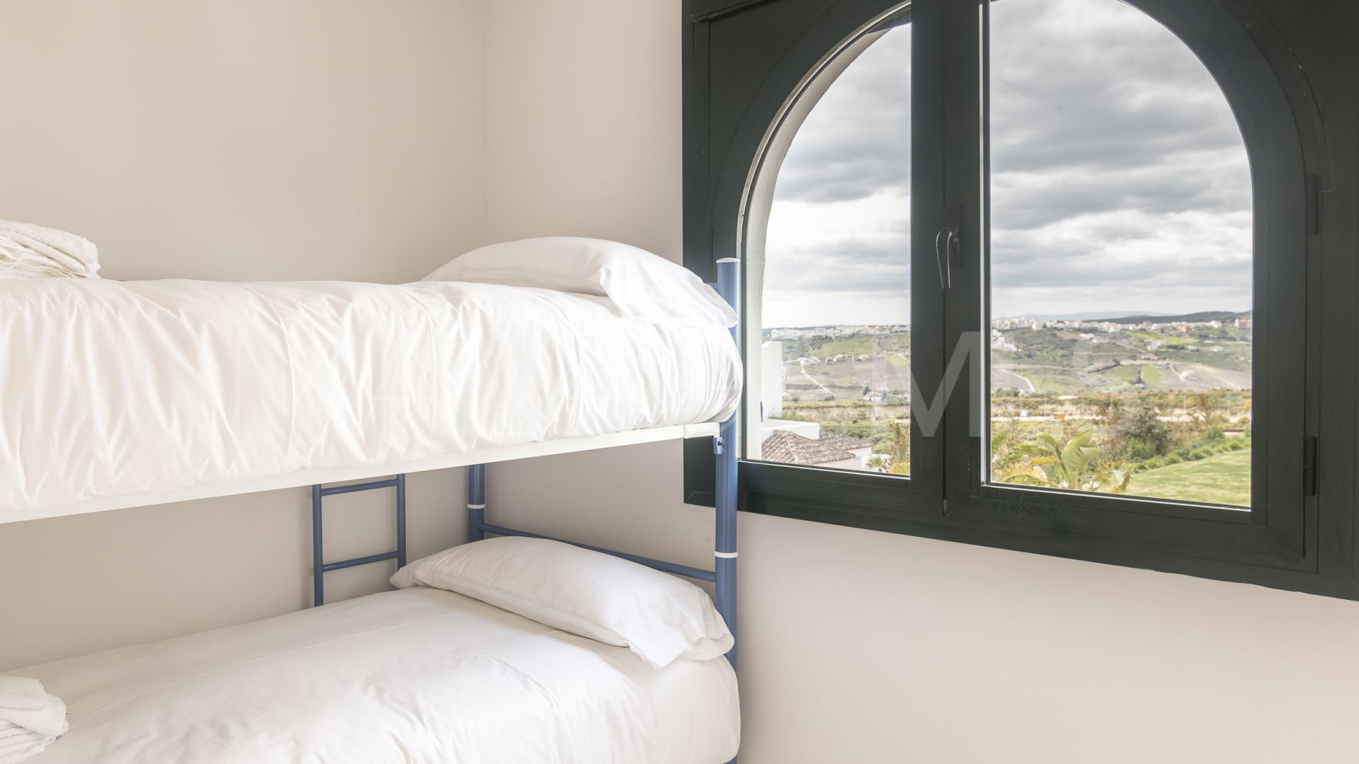3 bedrooms Mirabella penthouse for sale