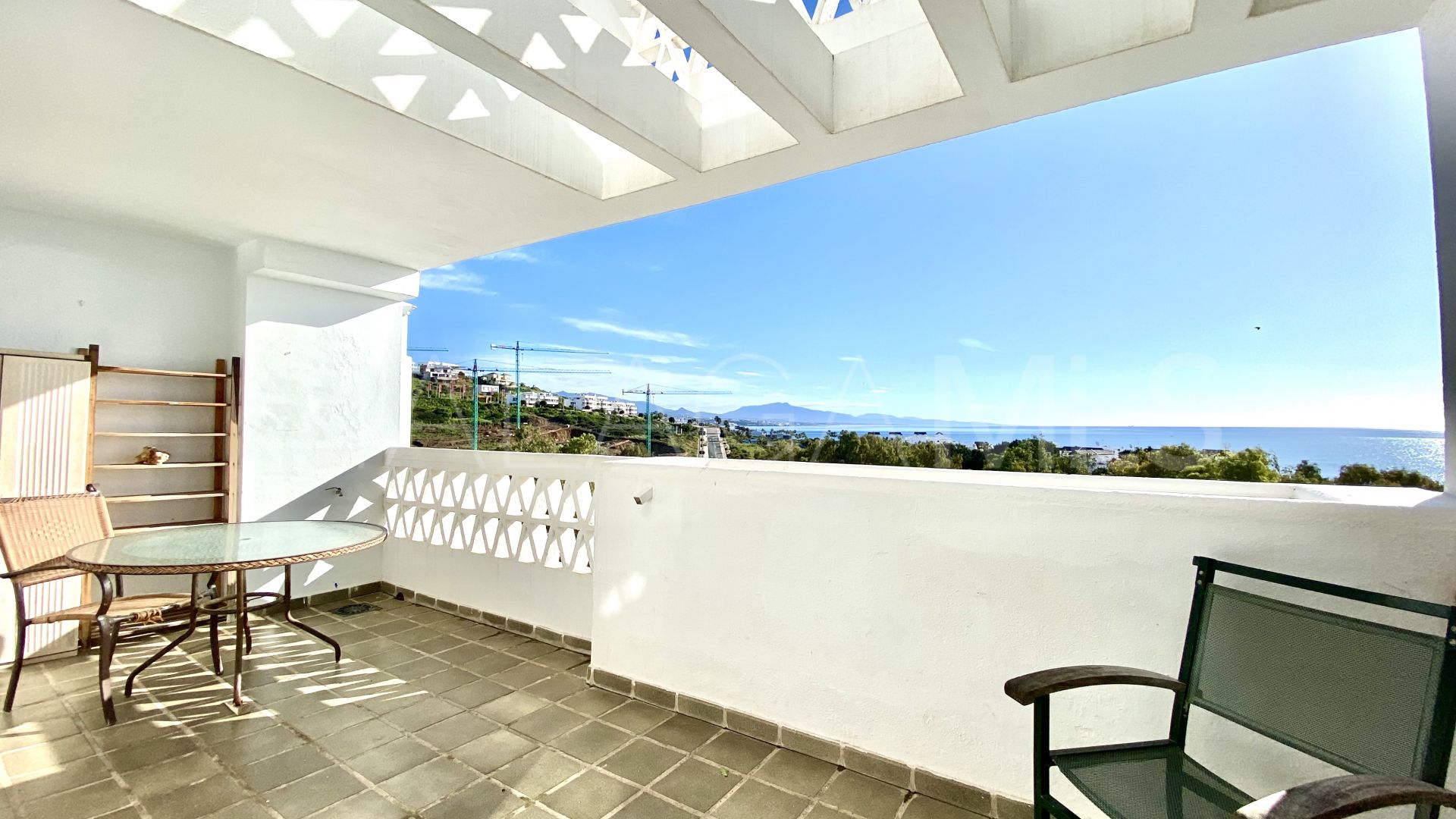Duplex penthouse for sale in Bahia de Casares