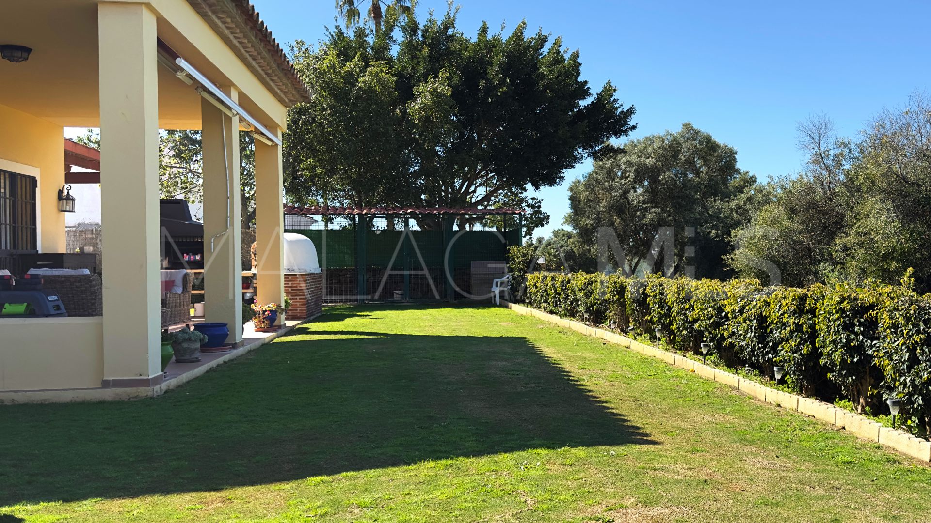 Villa for sale in Puerto La Duquesa
