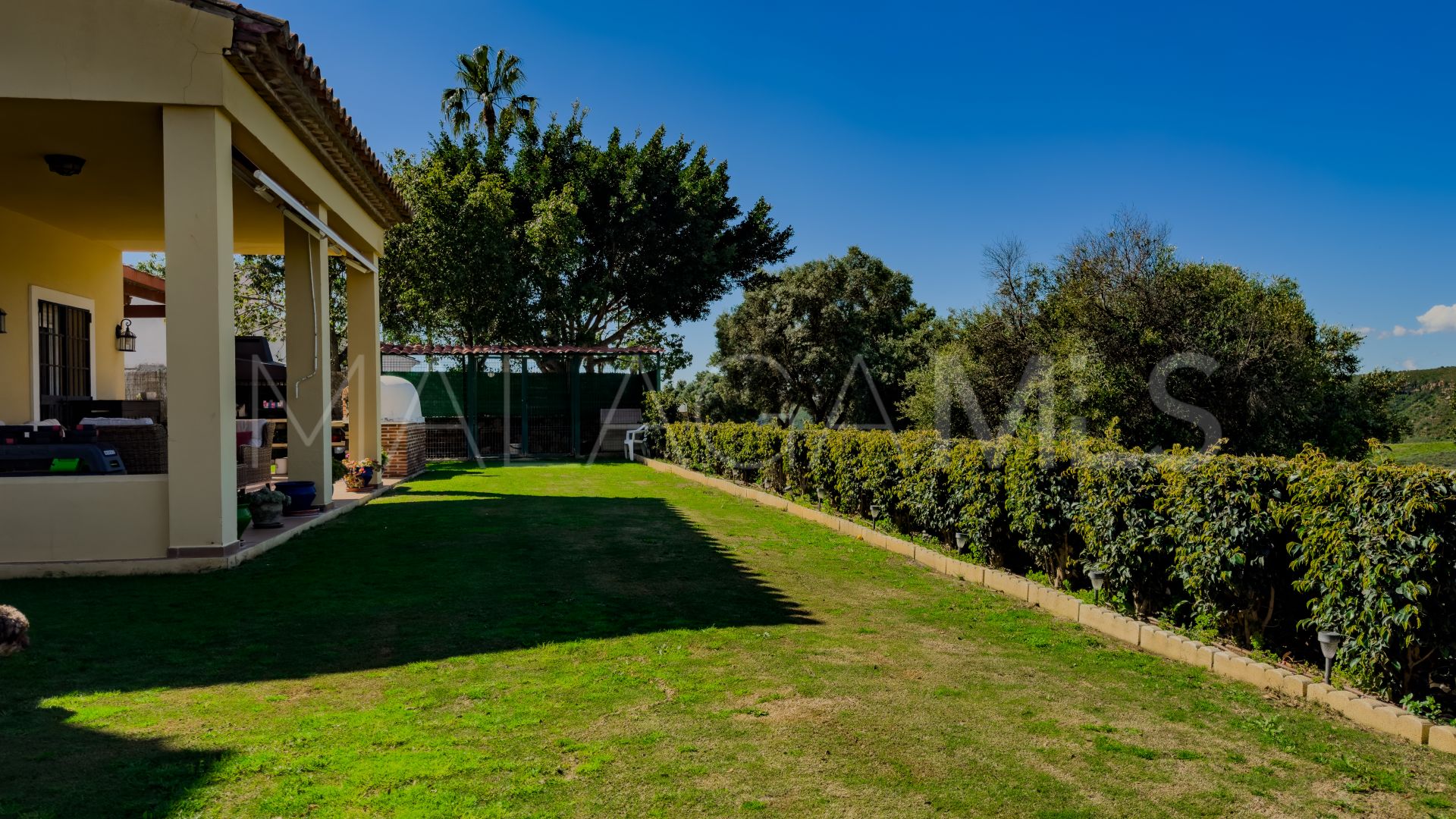 Villa for sale in Puerto La Duquesa