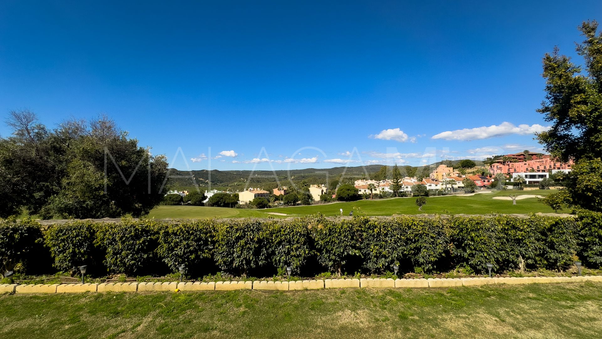 Villa for sale in Puerto La Duquesa