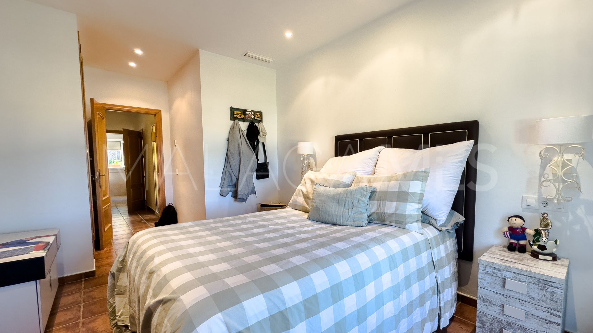 Villa for sale in Puerto La Duquesa